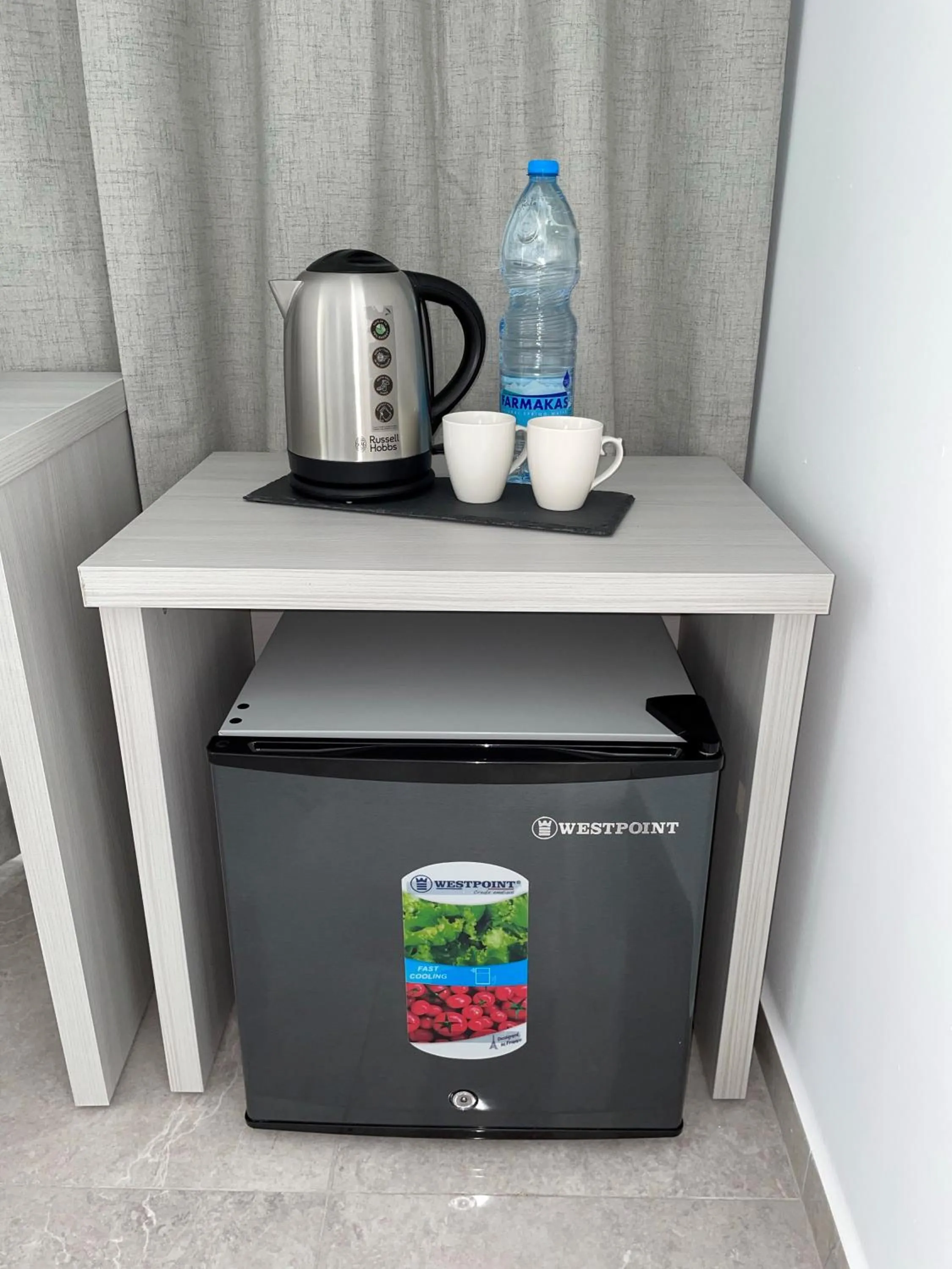 Coffee/tea facilities in La Veranda Hotel