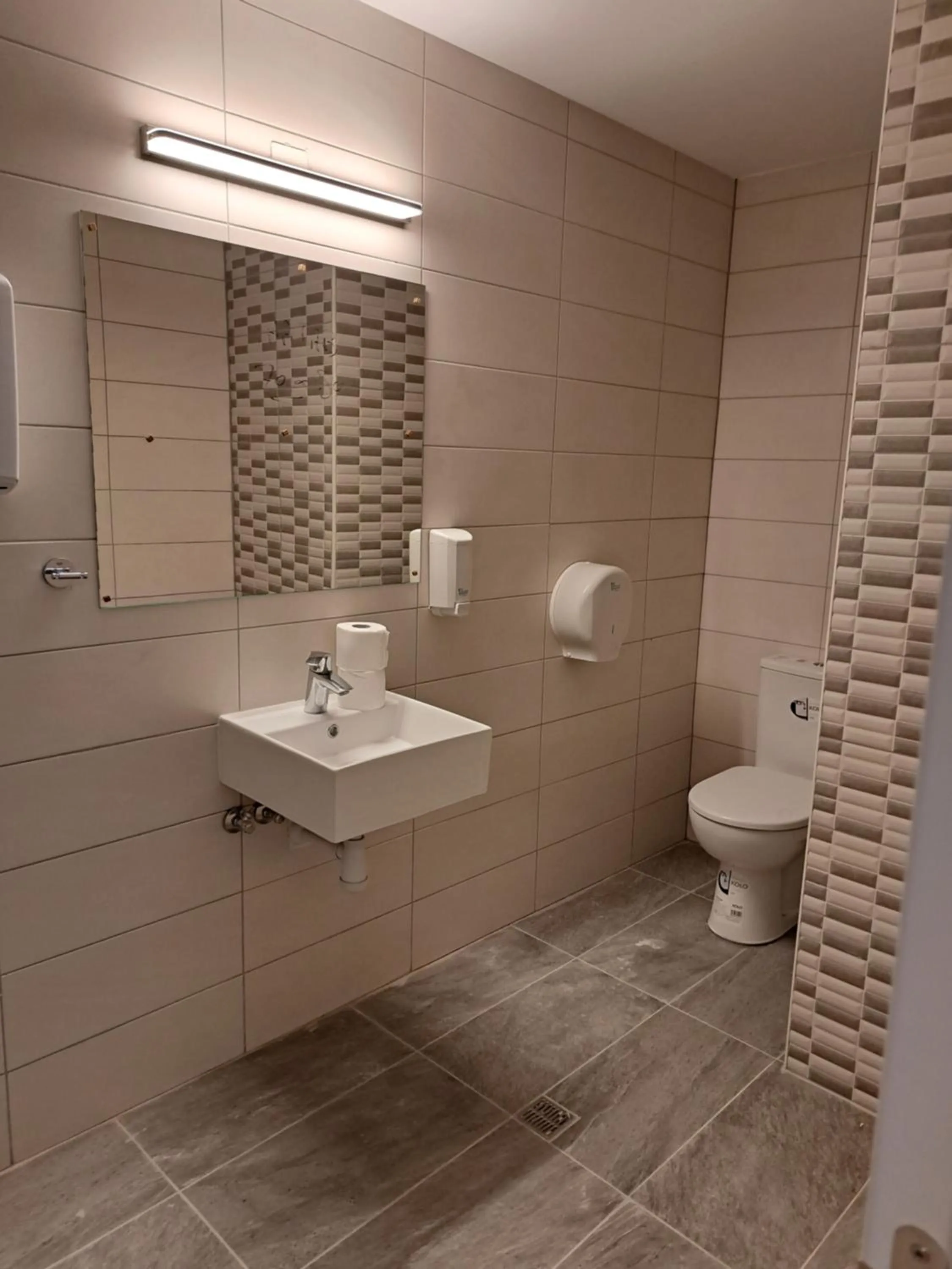 Toilet in La Veranda Hotel