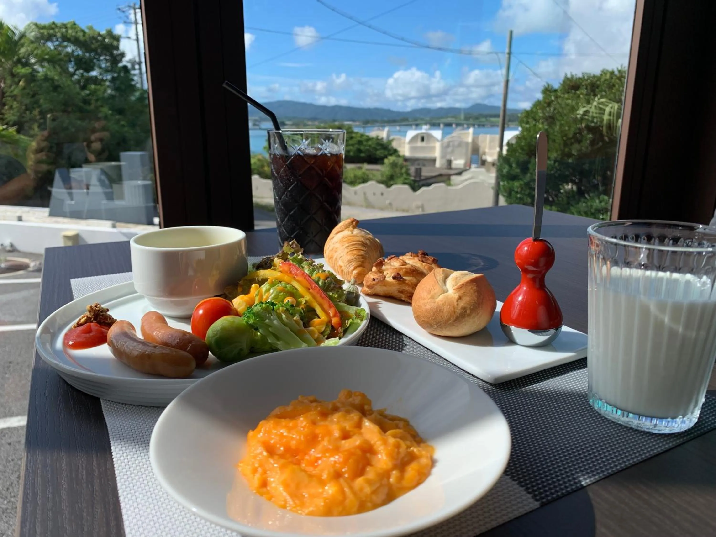 Restaurant/places to eat in Lalamare Kouri