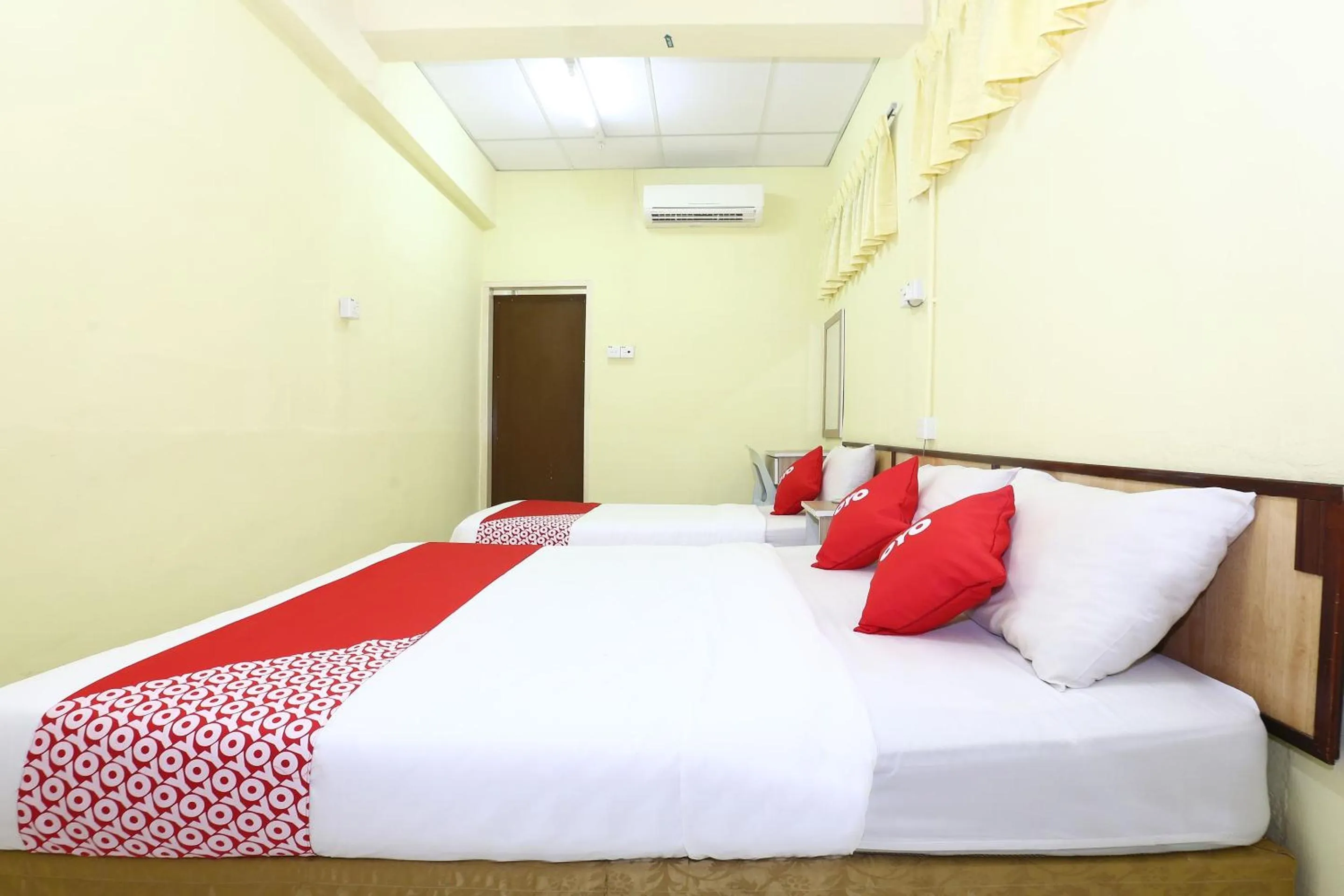 Bedroom in Hotel O Harmoni Hotel