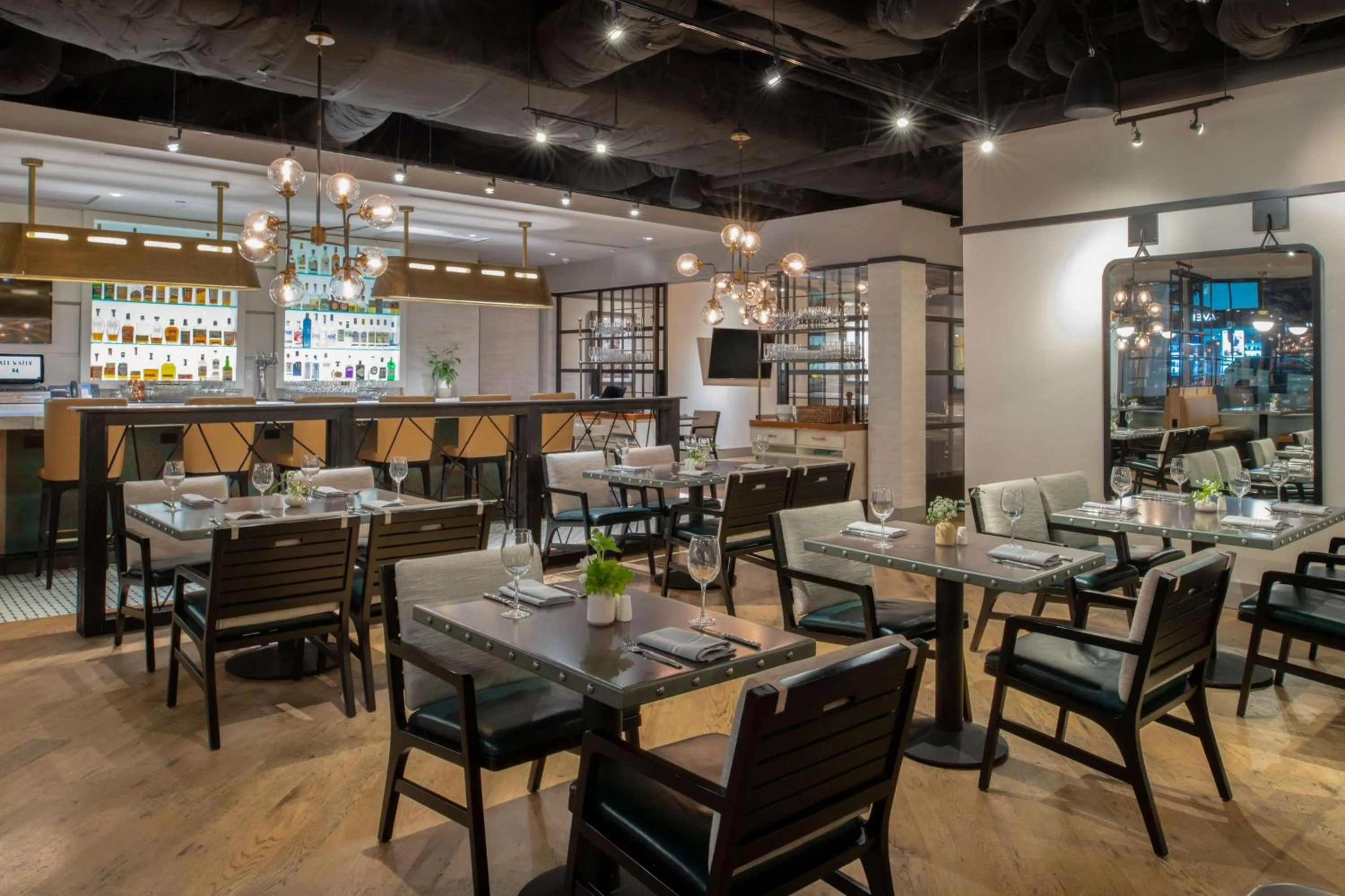 Restaurant/places to eat in Hotel 1000, LXR Hotels & Resorts