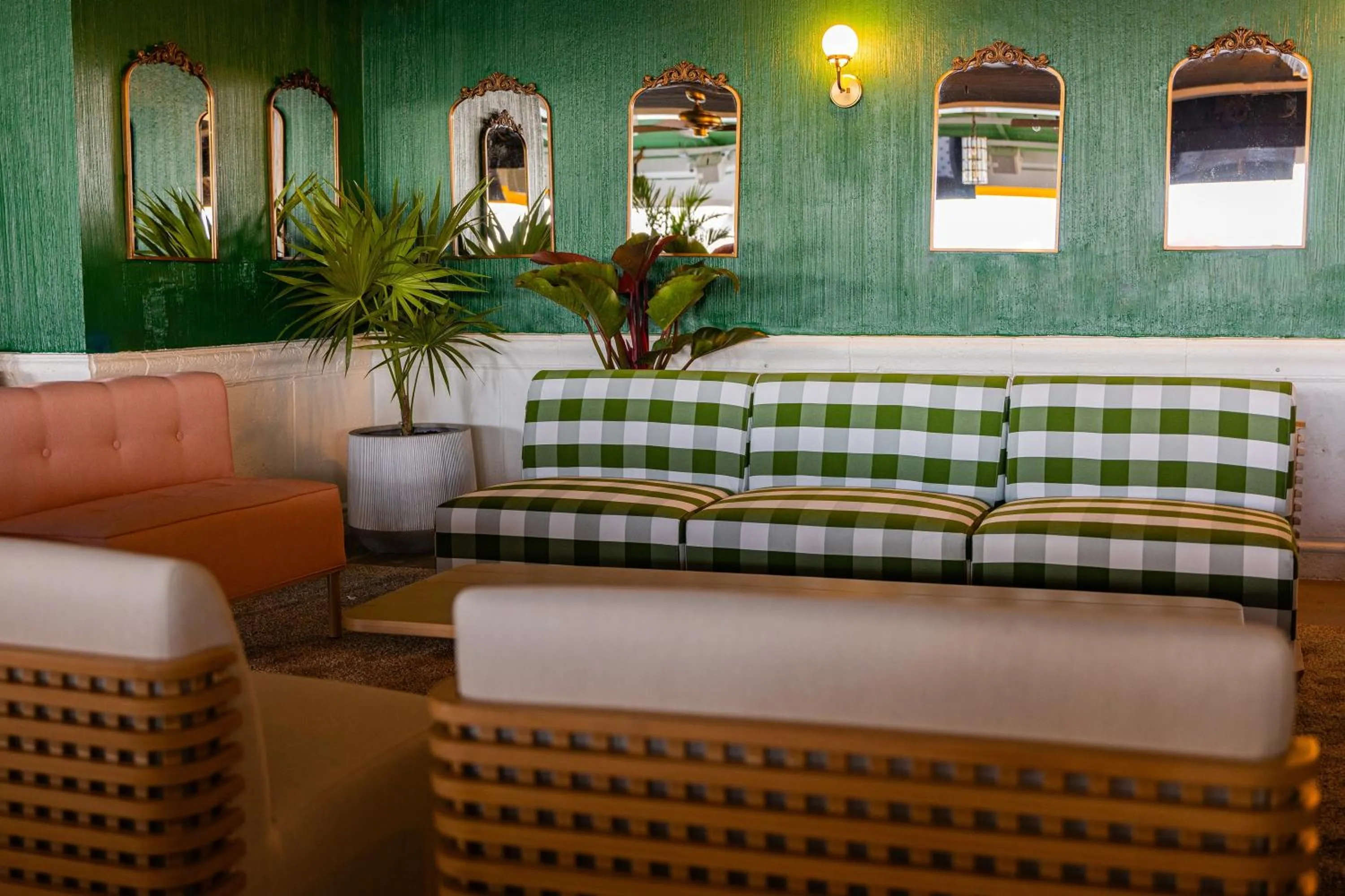 Lounge or bar in Palm Tree Club Miami