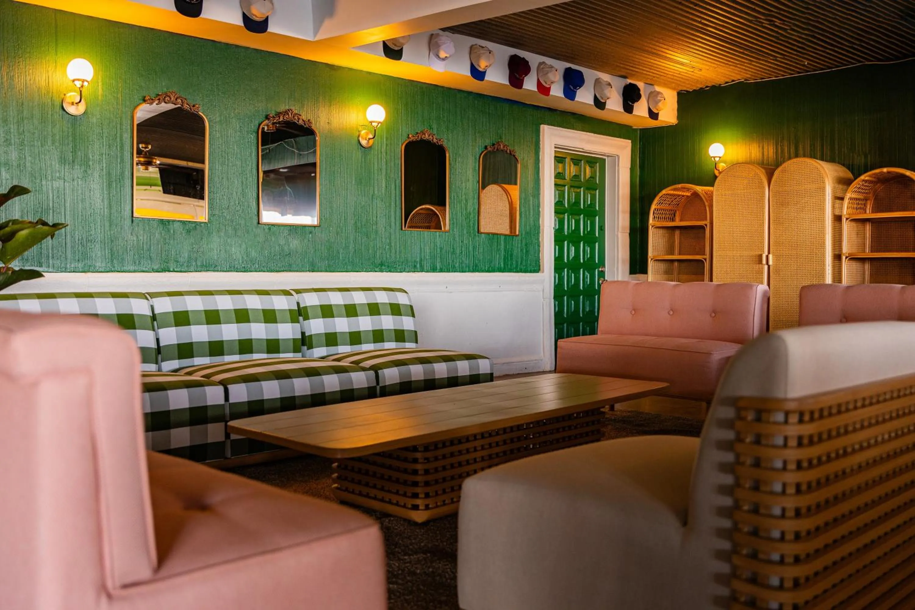 Lounge or bar in Palm Tree Club Miami