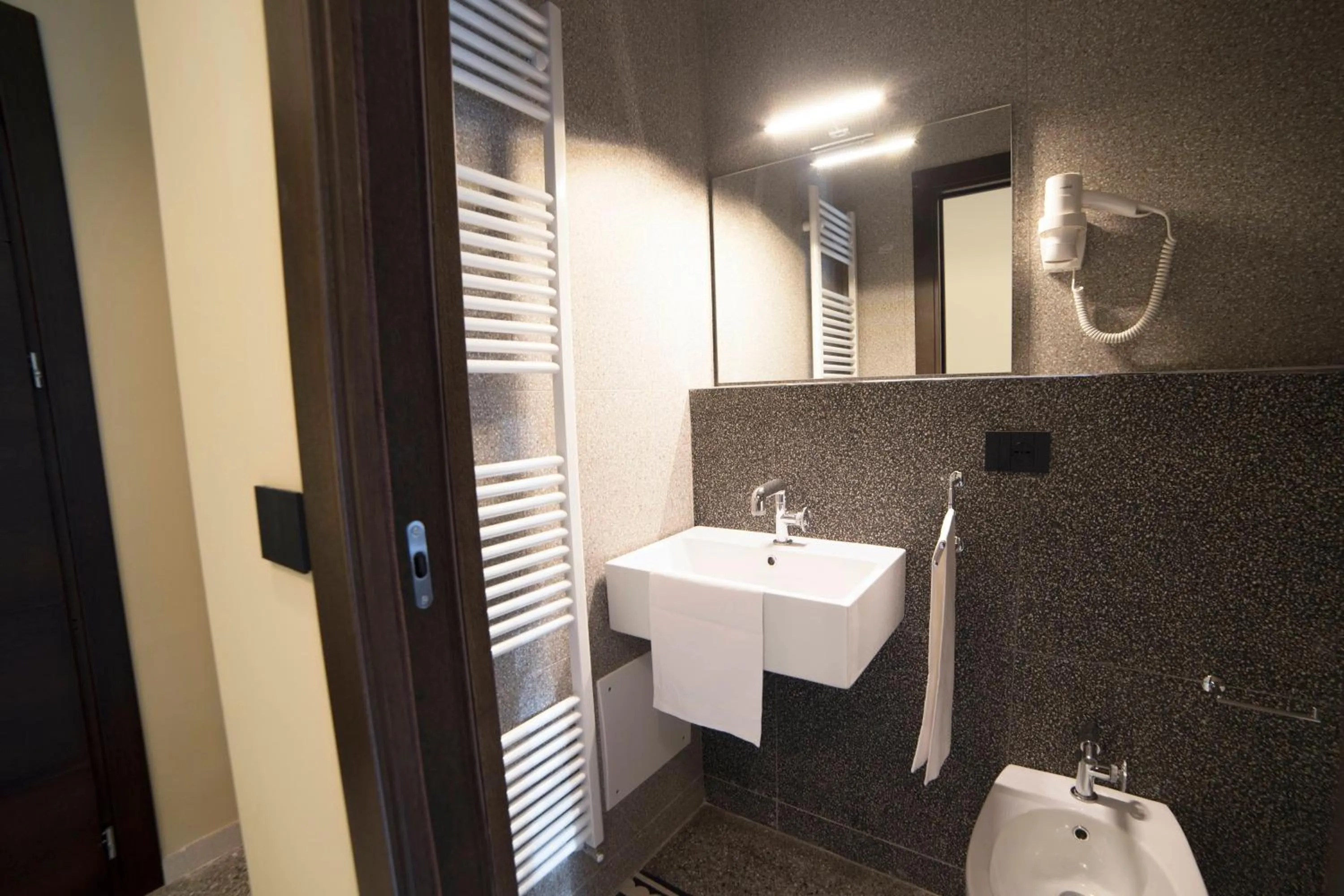 Bathroom in Elda Hotel