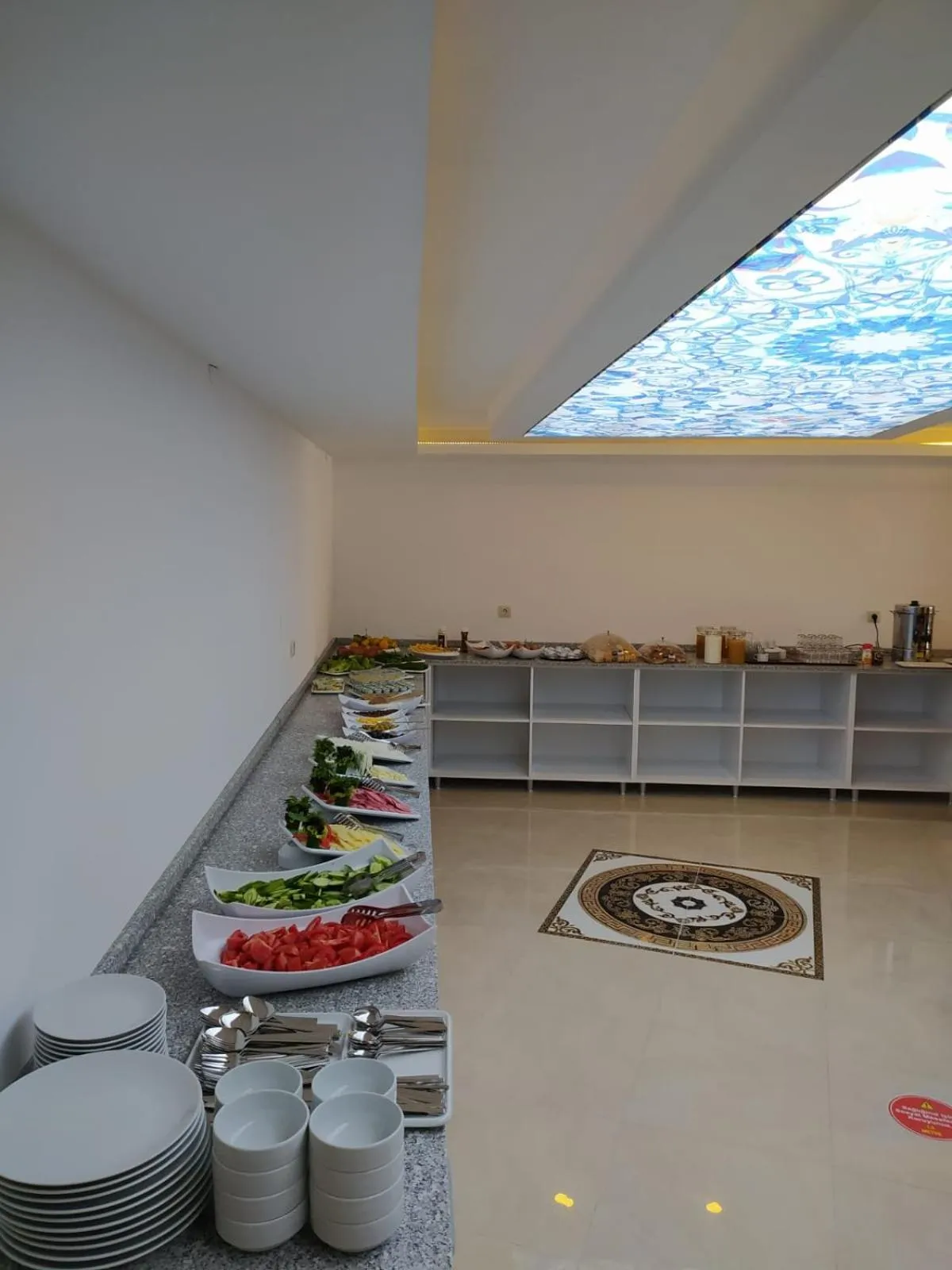 Food and drinks in Asmir Suites Hotel