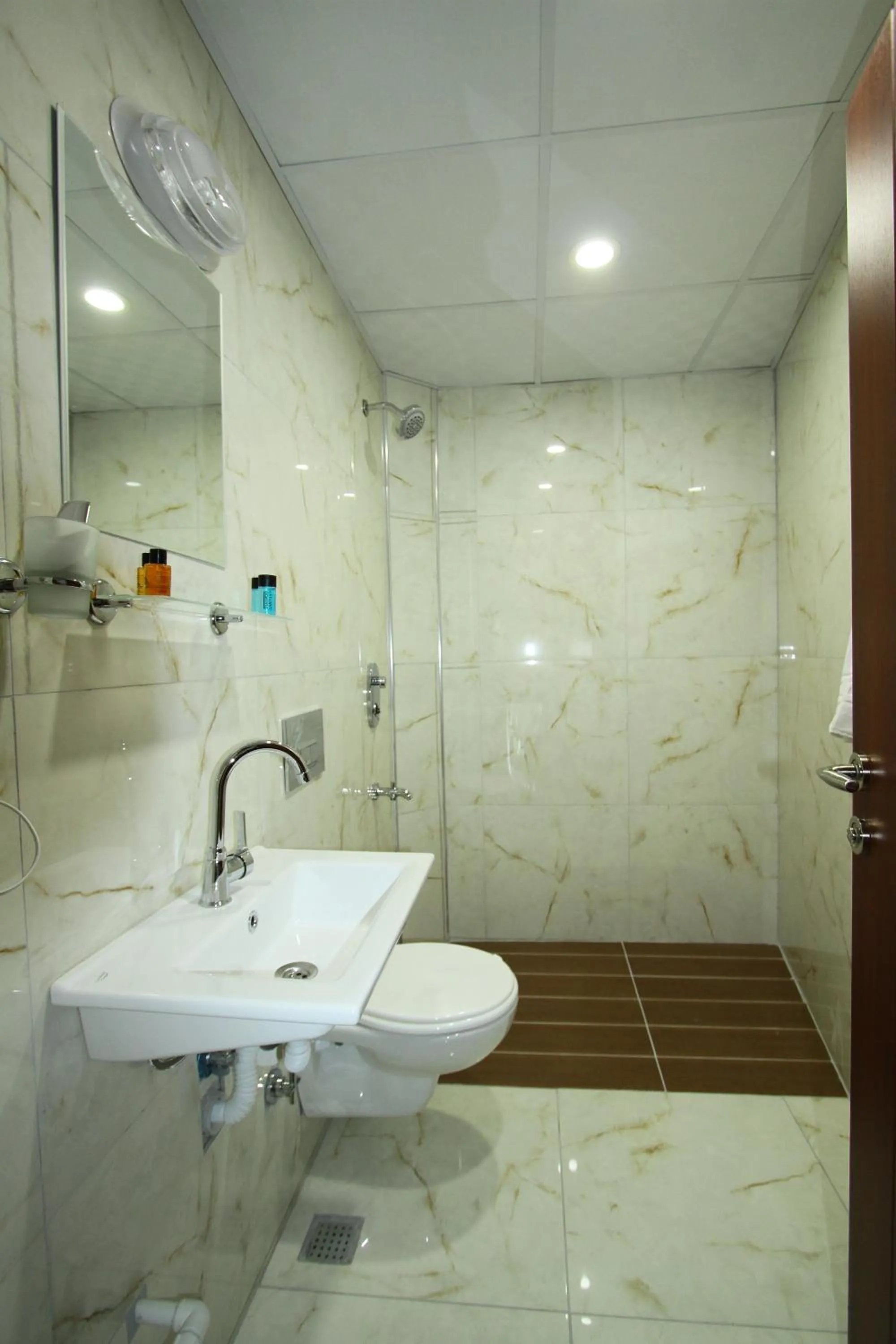 Shower in Asmir Suites Hotel