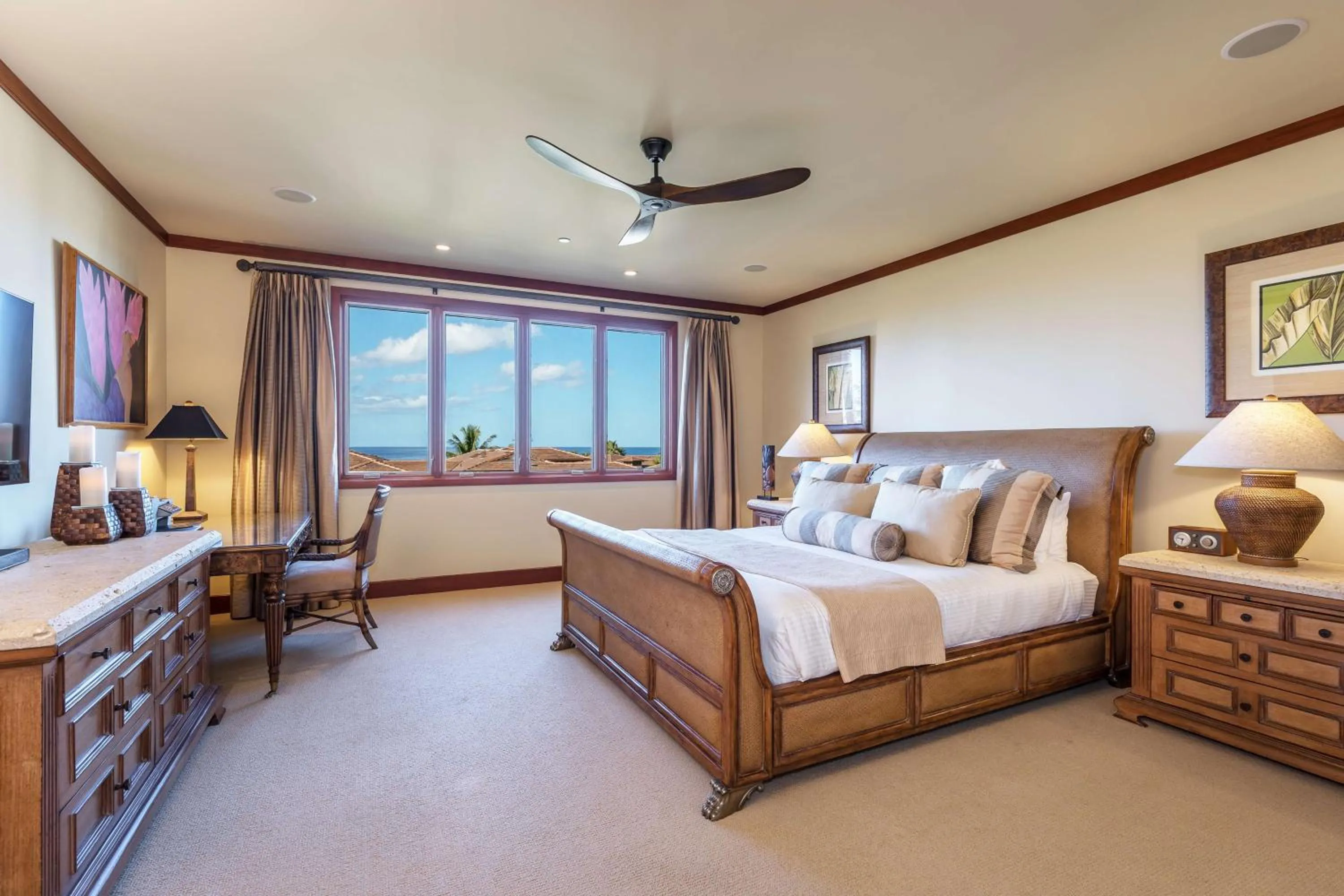 Photo of the whole room, Bed in Wailea Beach Villas