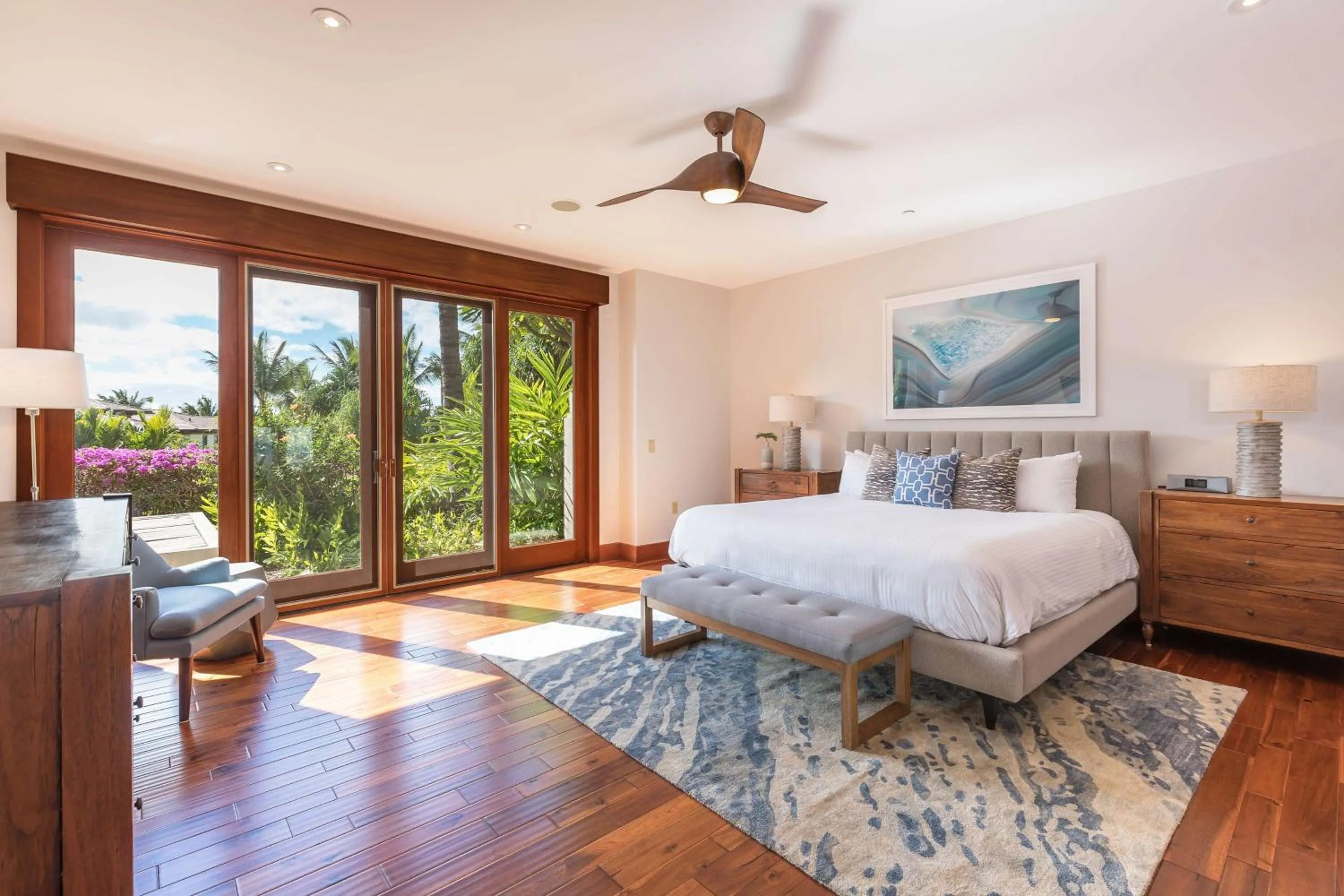 Photo of the whole room, Bed in Wailea Beach Villas