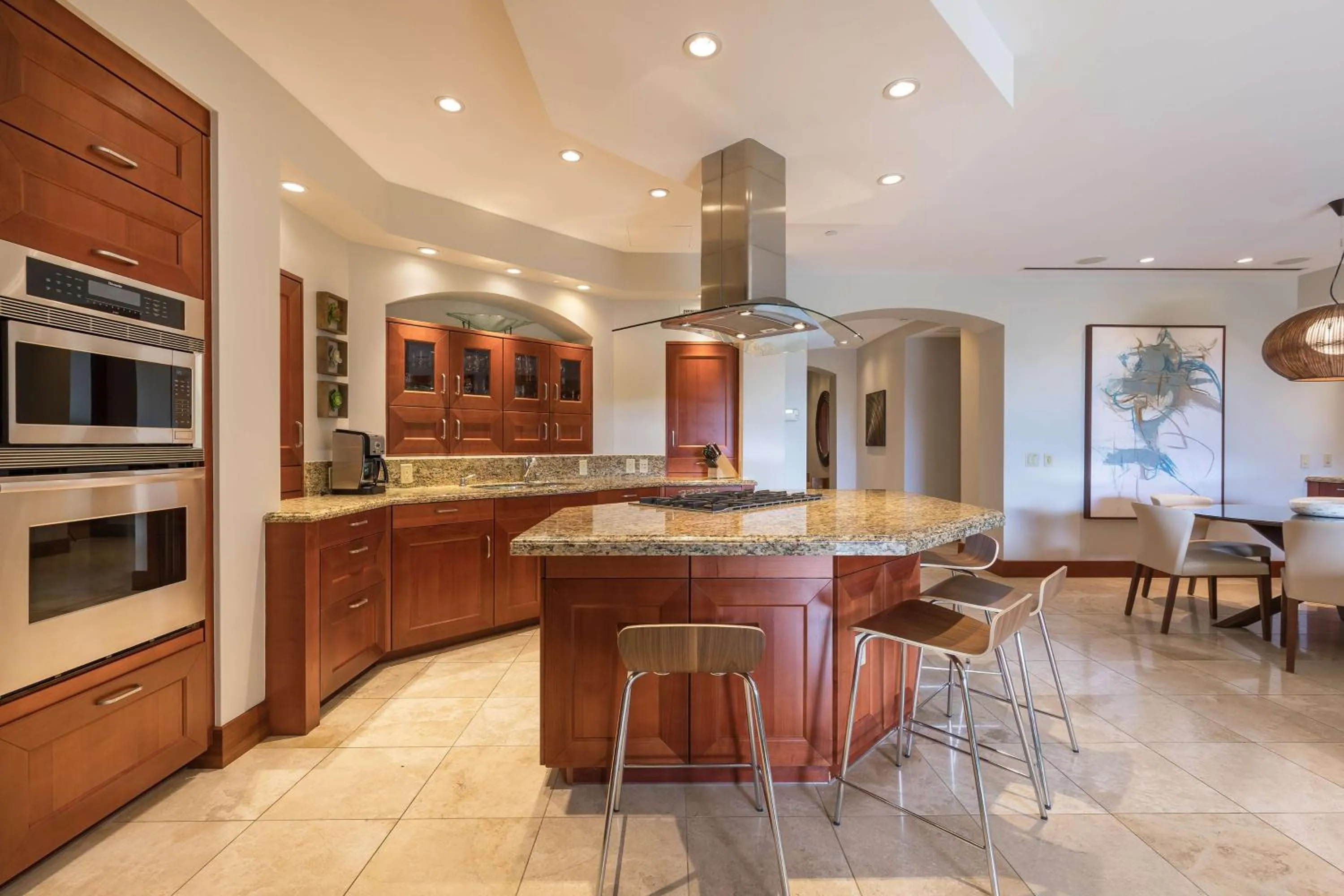 Photo of the whole room in Wailea Beach Villas