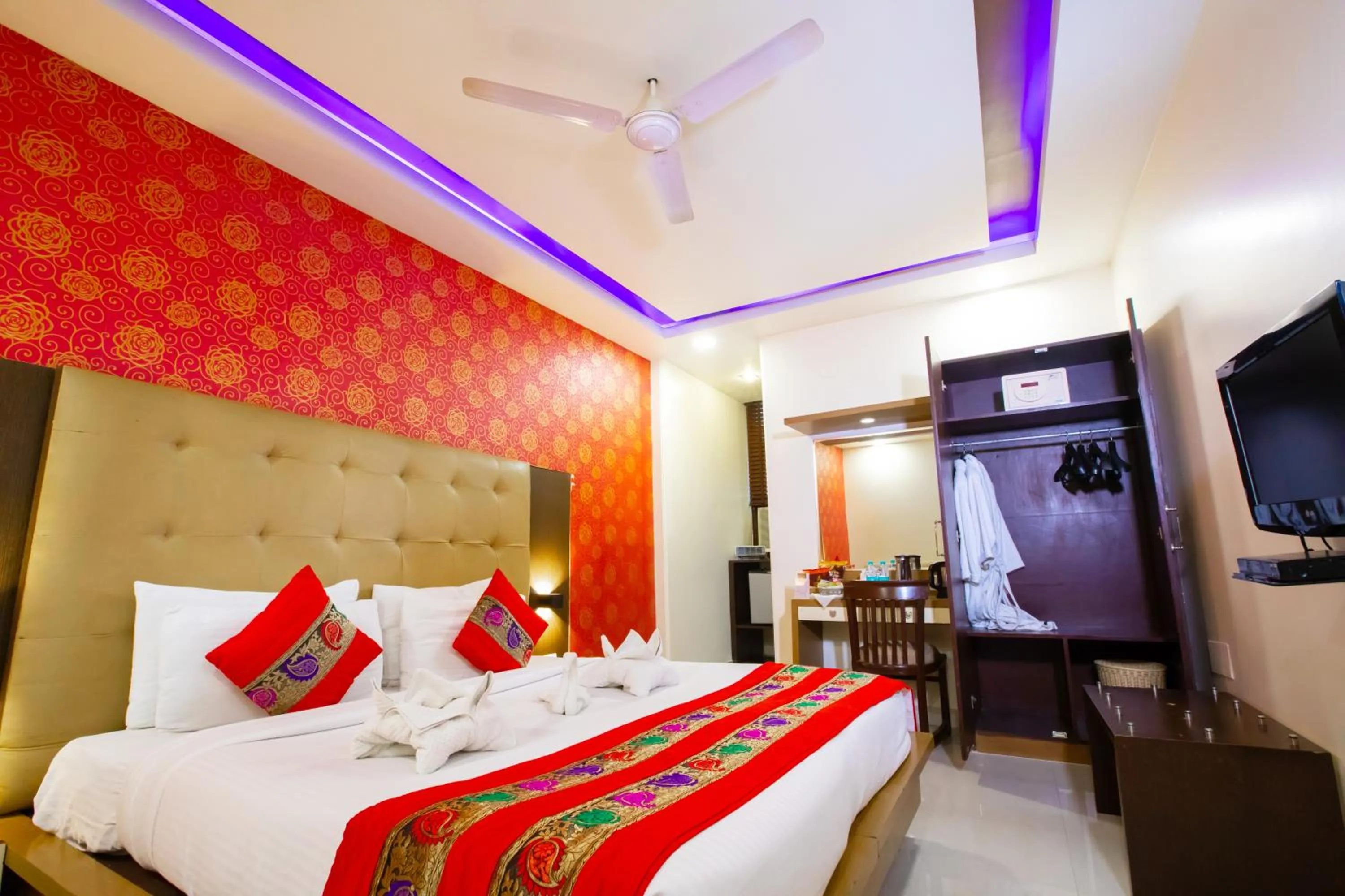 Bed in HOTEL SURYA INTERNATIONAL