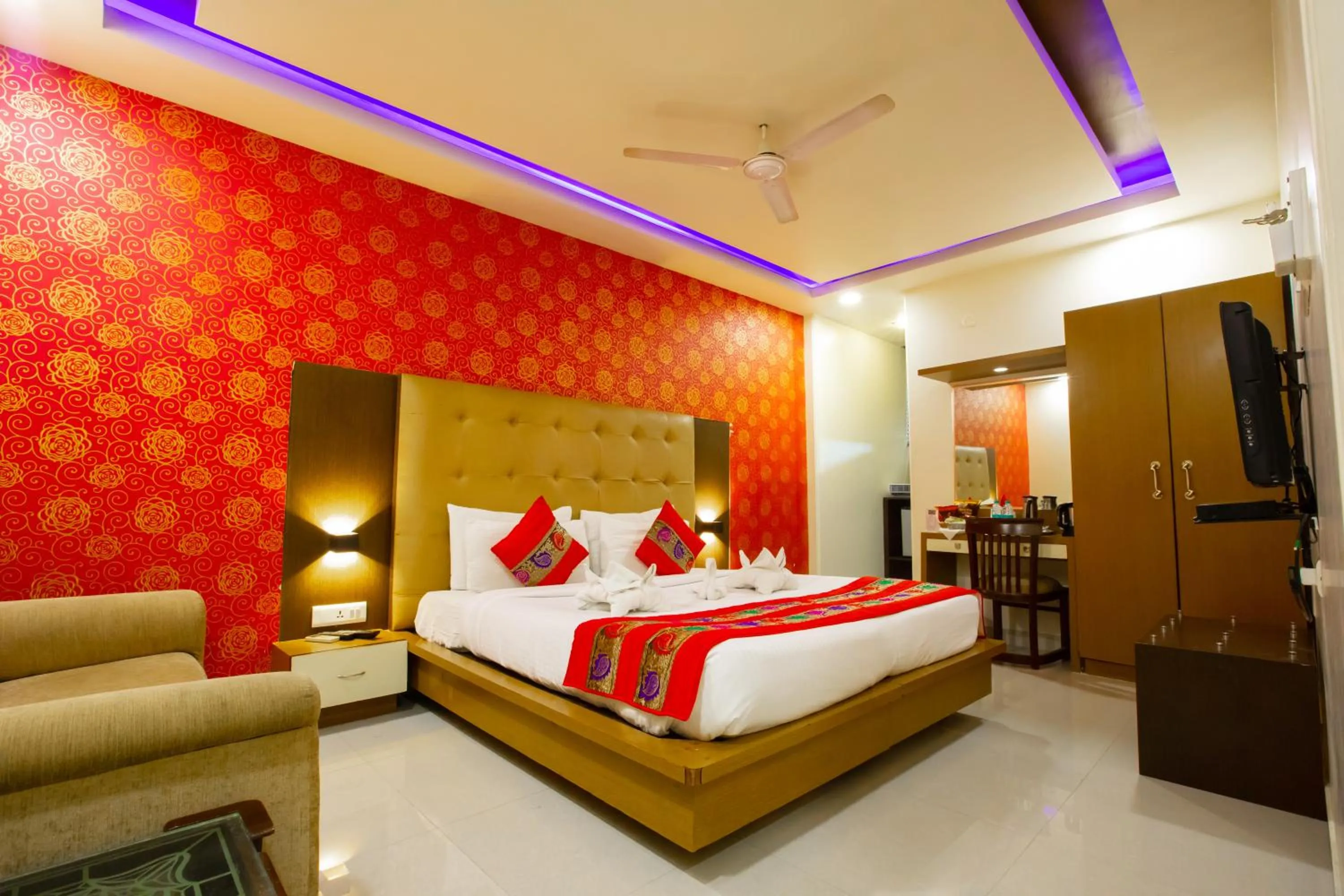 Bed in HOTEL SURYA INTERNATIONAL