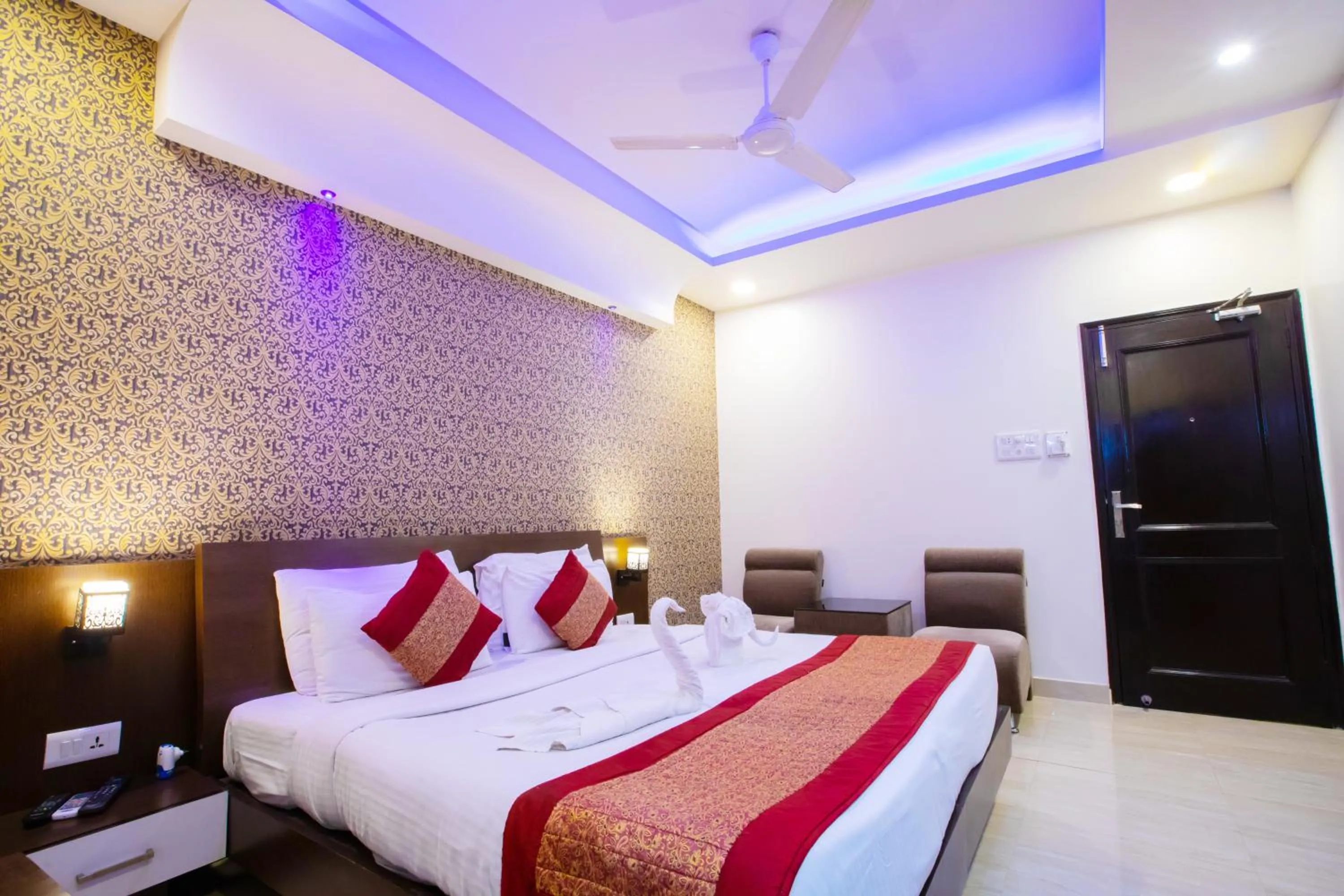 Bed in HOTEL SURYA INTERNATIONAL