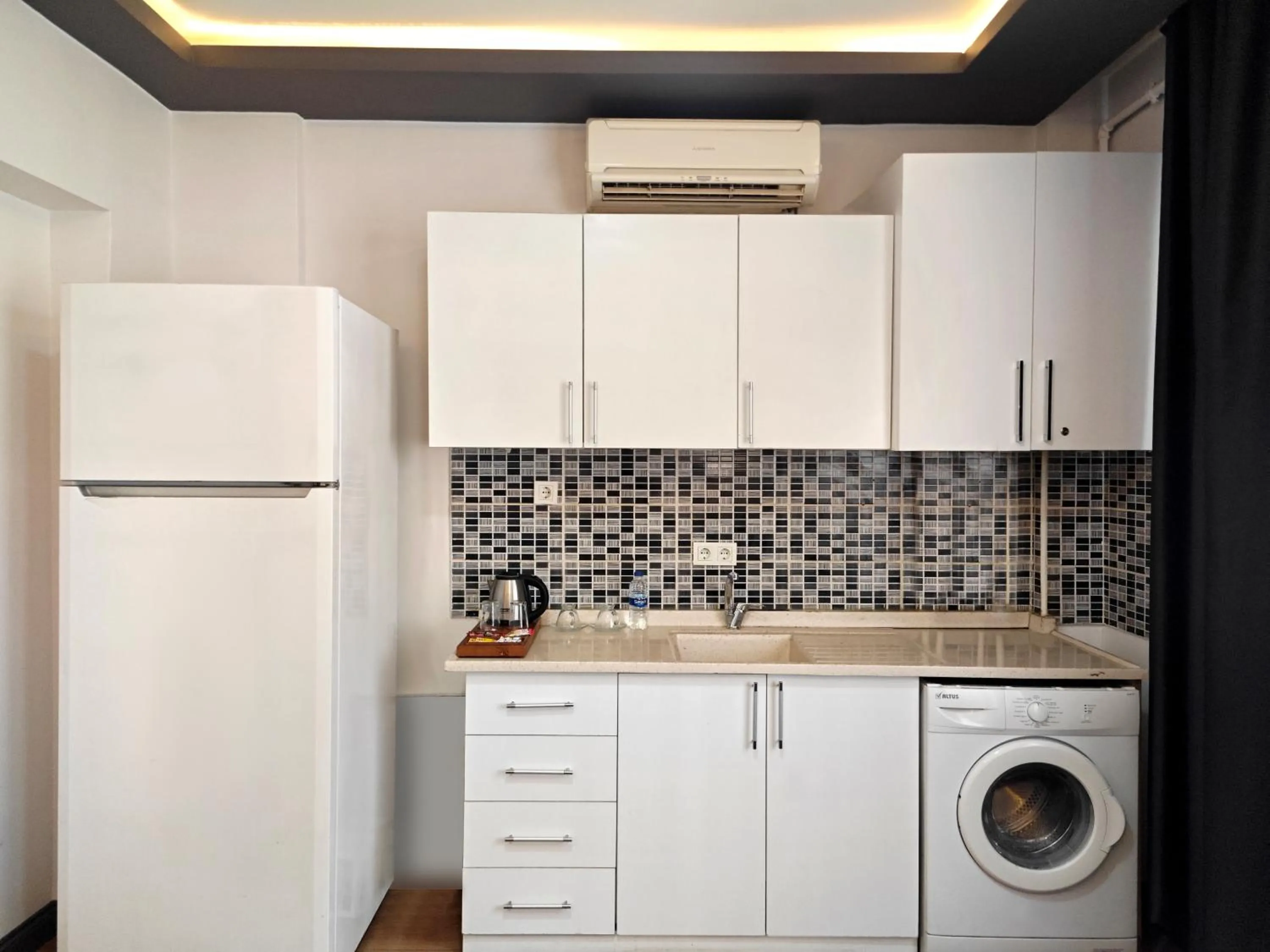 kitchen in Bakırköy Zeugma Suit Otel