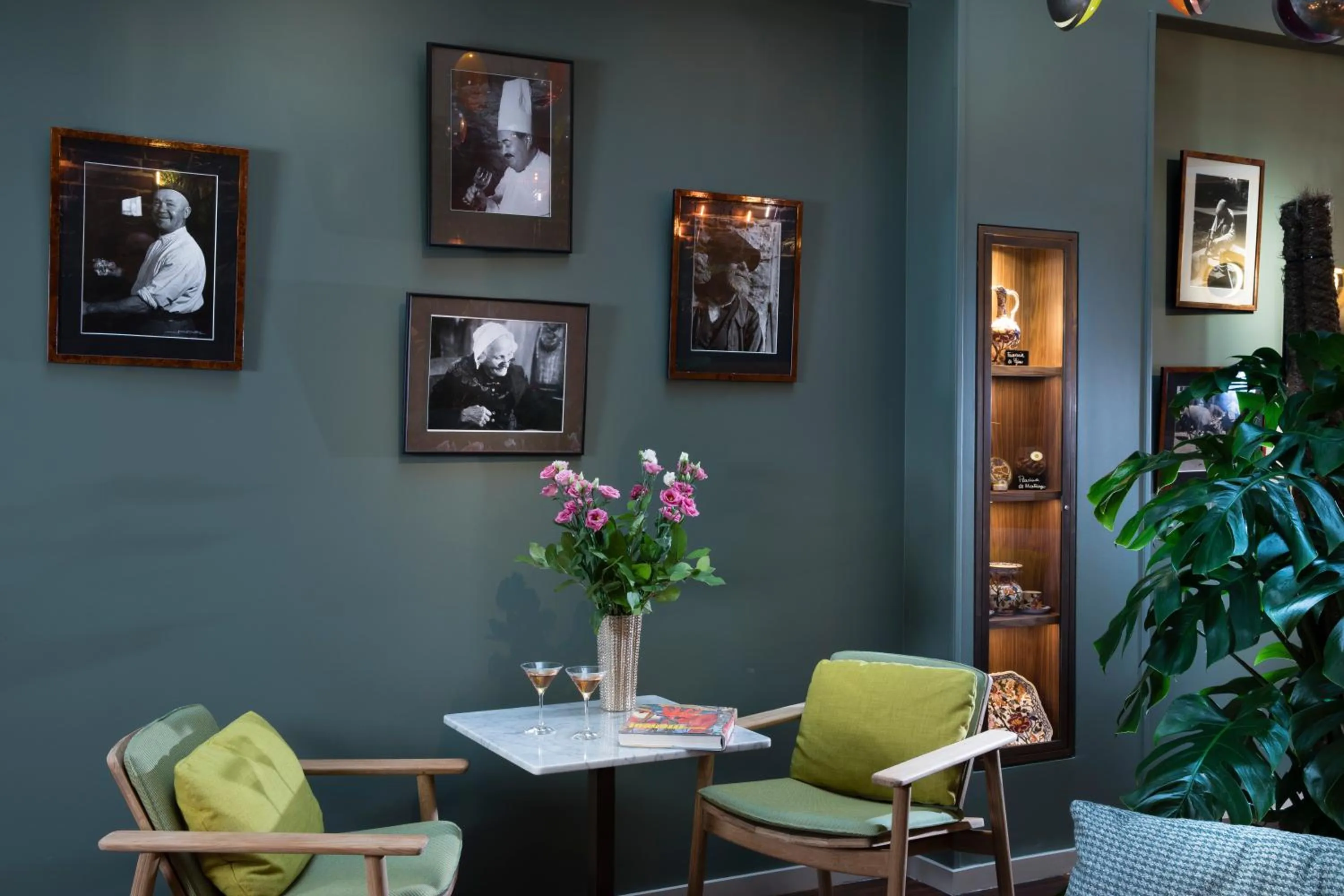 Lounge or bar in Hotel Le Six