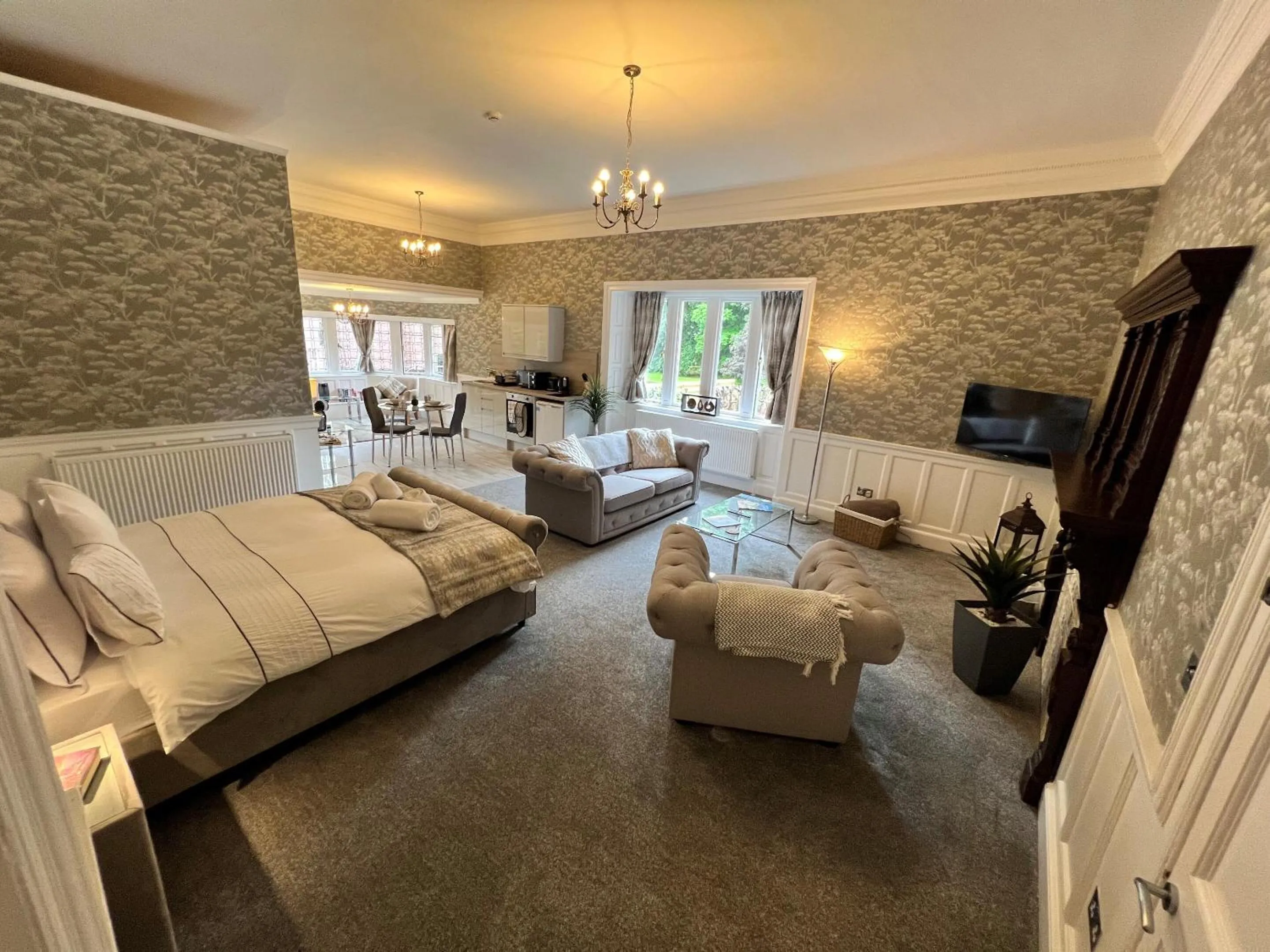 Bedroom, Bed in Rossal House Apartments, Inverness, Highlands