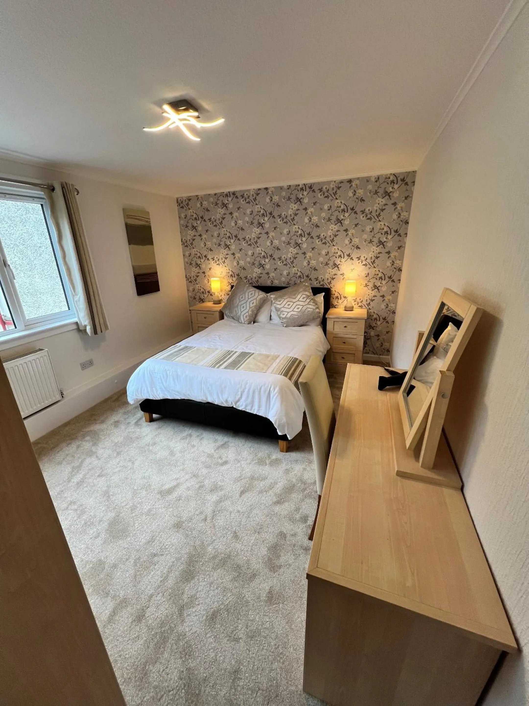 Bedroom, Bed in Rossal House Apartments, Inverness, Highlands