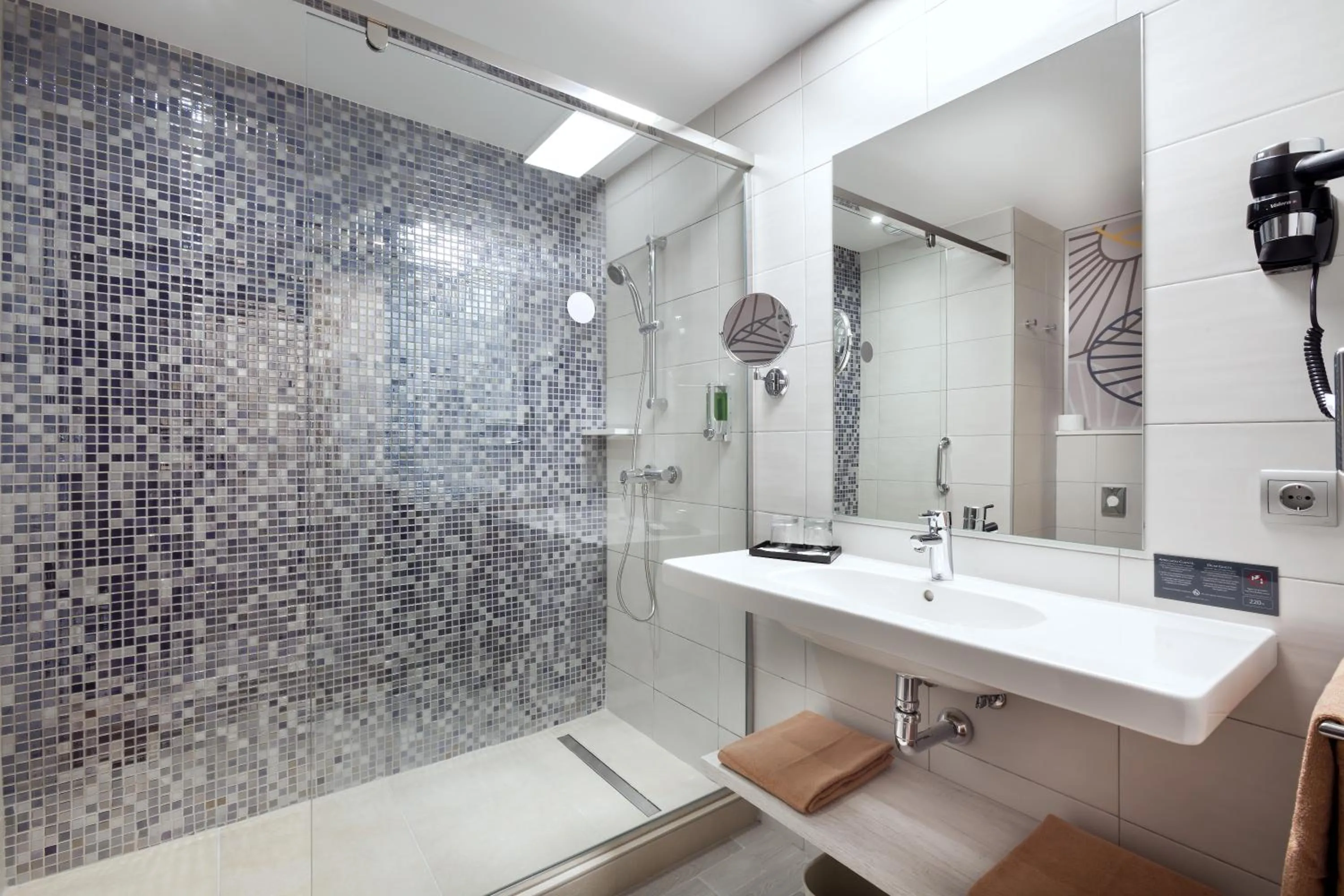 Shower in Hotel Riu Chiclana - All Inclusive