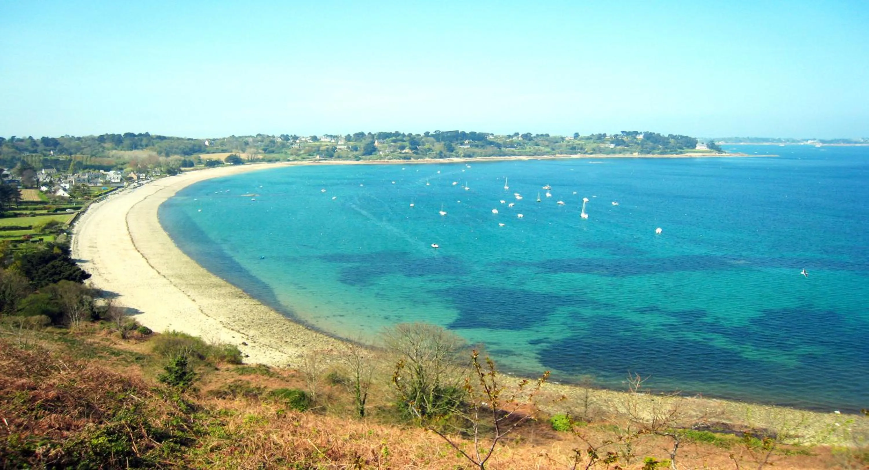 Beach in Hôtel de la baie de Paimpol