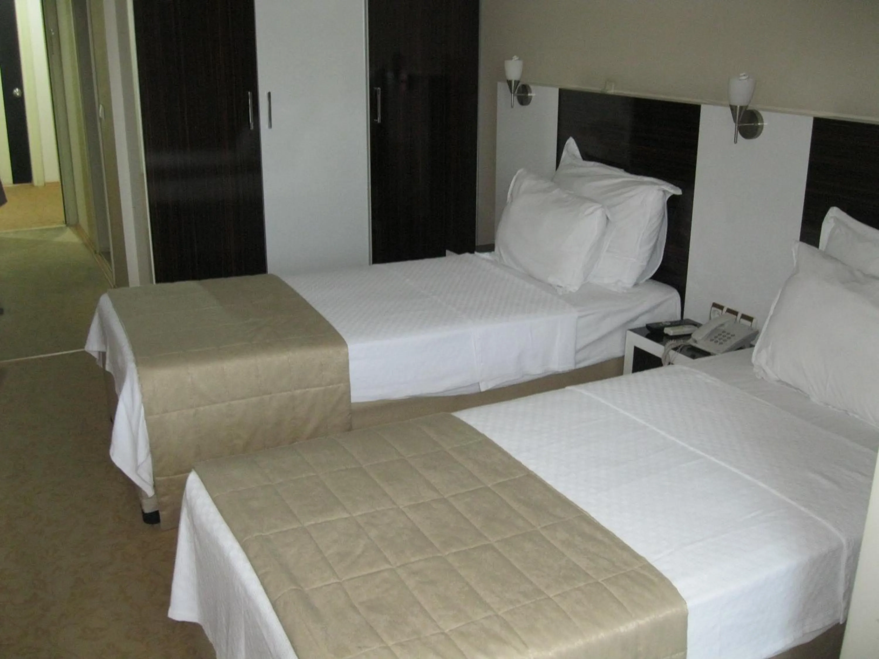 Anya Suit Otel
