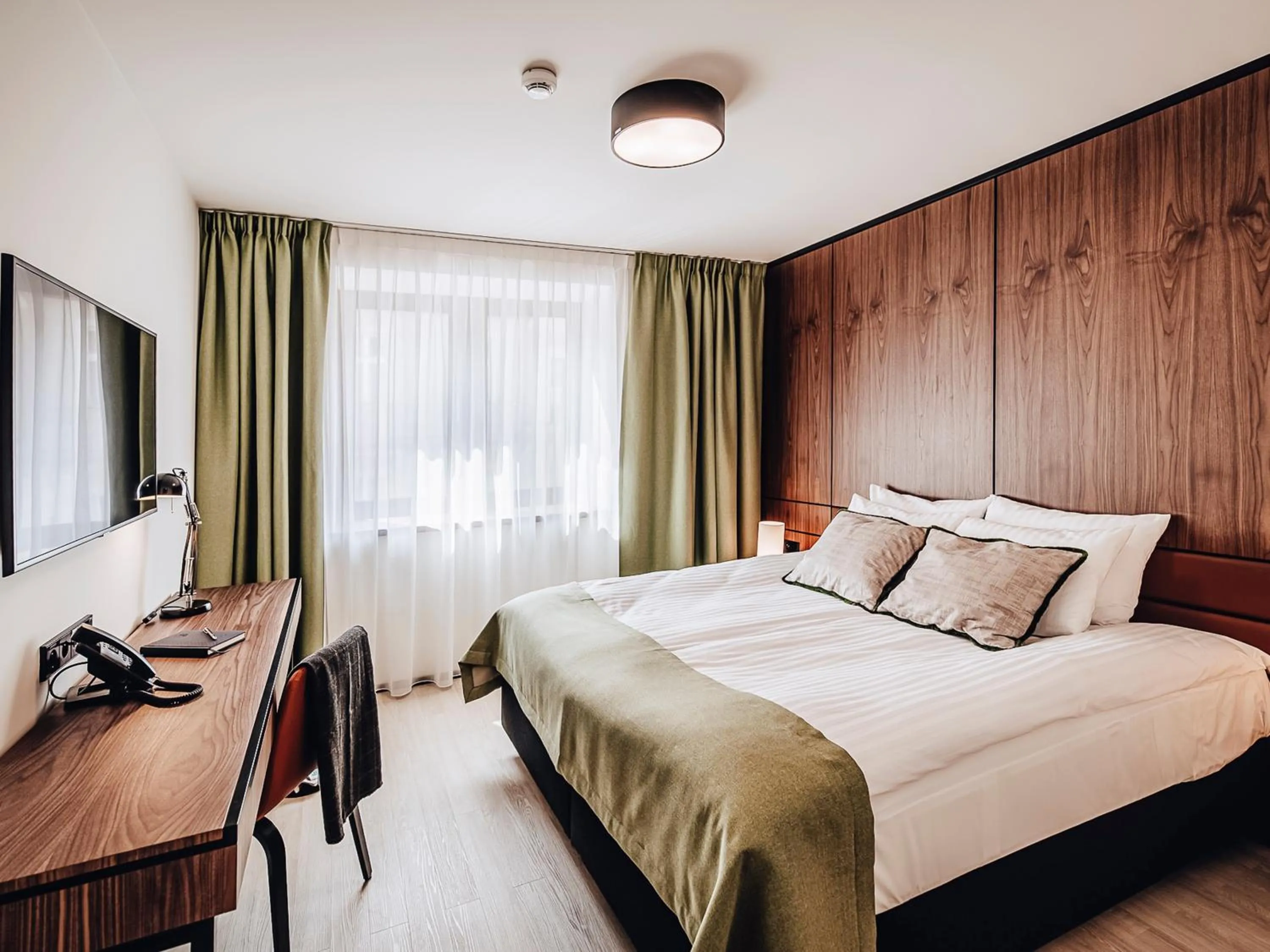 TV and multimedia, Bed in Apartamenty Sowa Bydgoszcz