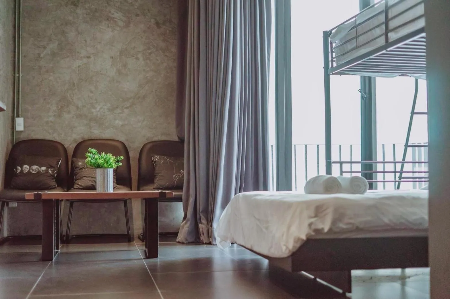 Bed in The LOCAL Ari