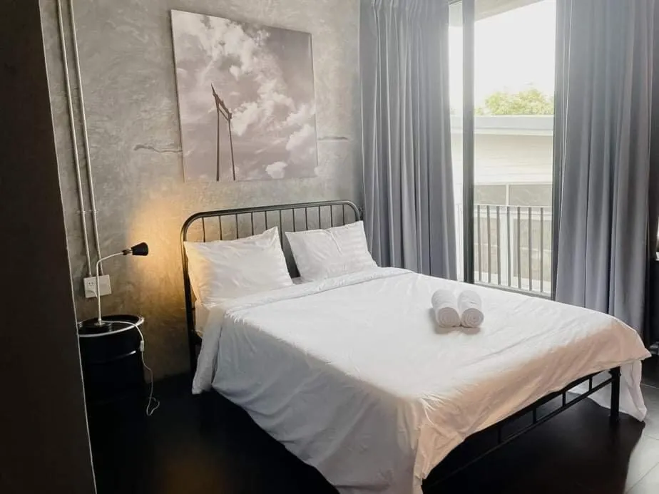 Bed in The LOCAL Ari