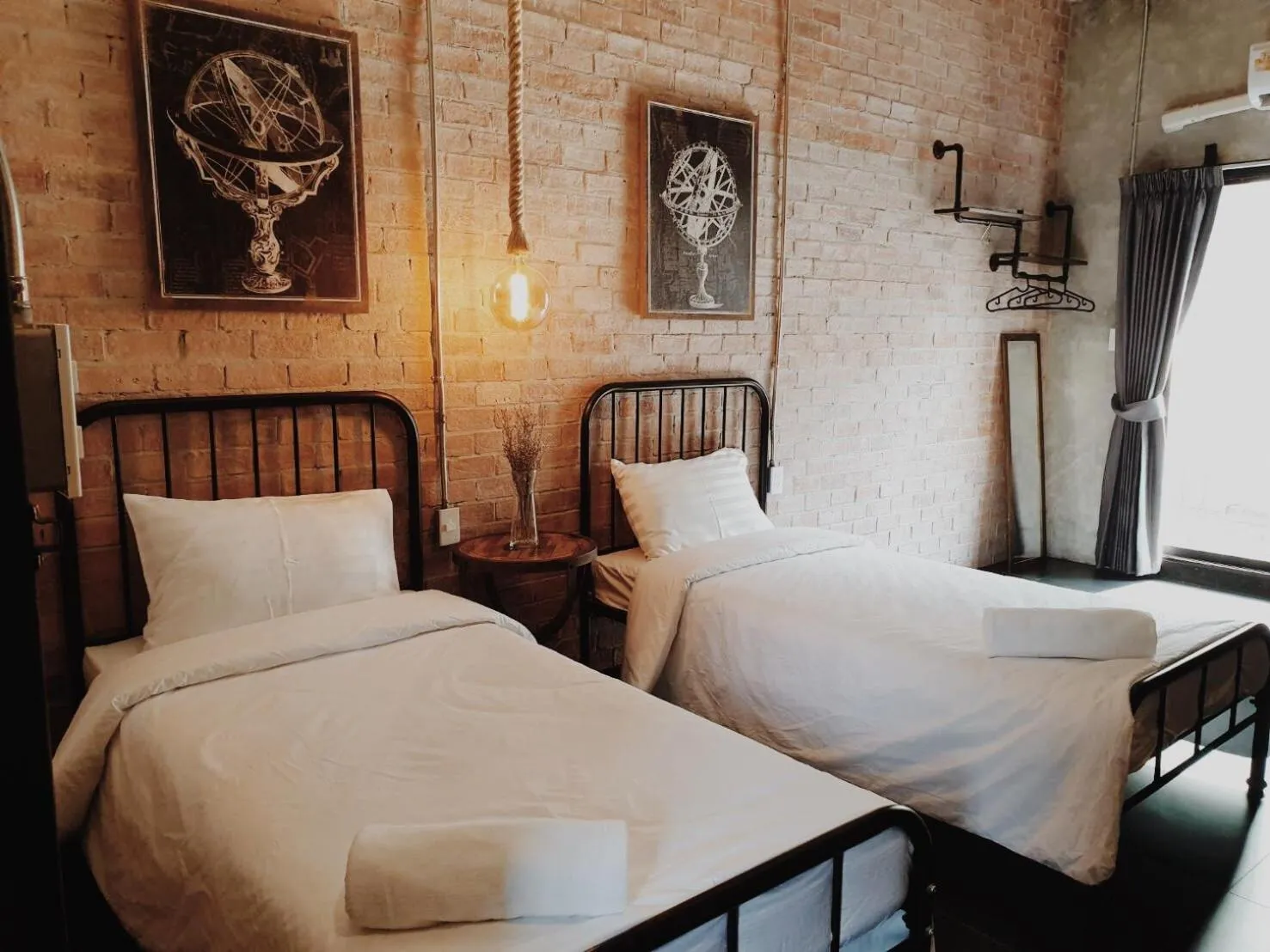 Bed in The LOCAL Ari