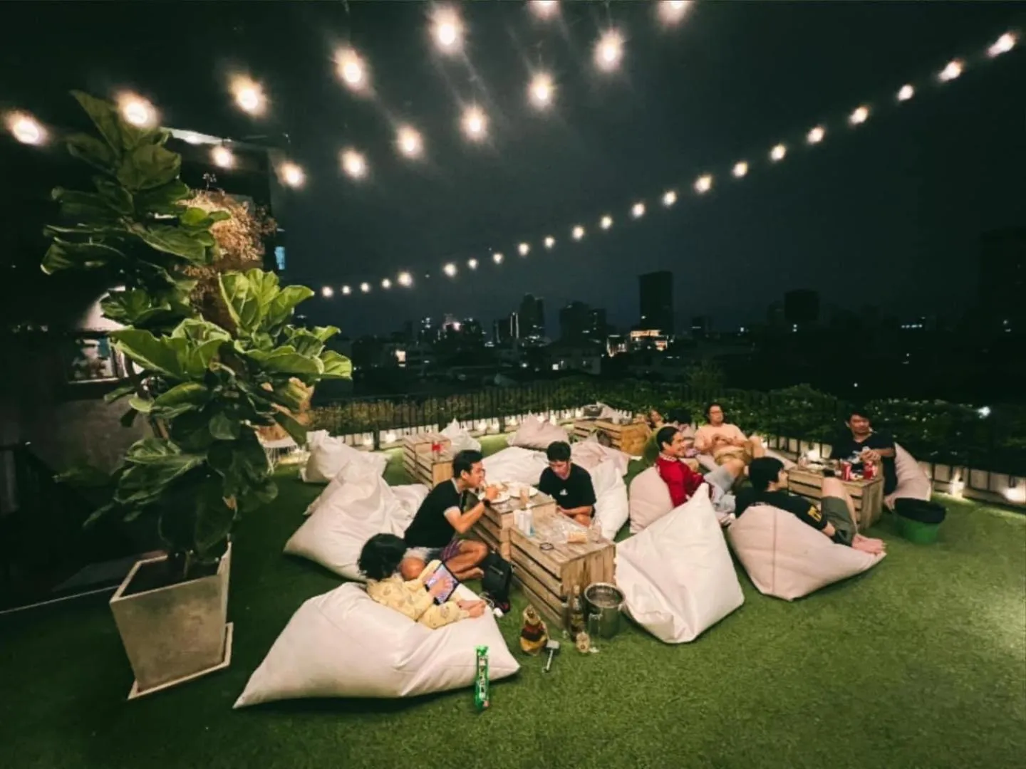 Restaurant/places to eat in The LOCAL Ari