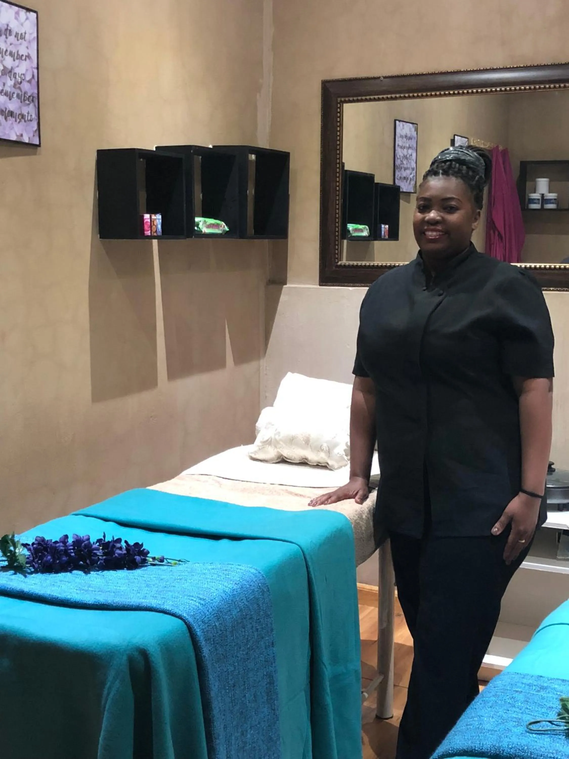 Spa and wellness centre/facilities, Bed in Lanseria Country Estate