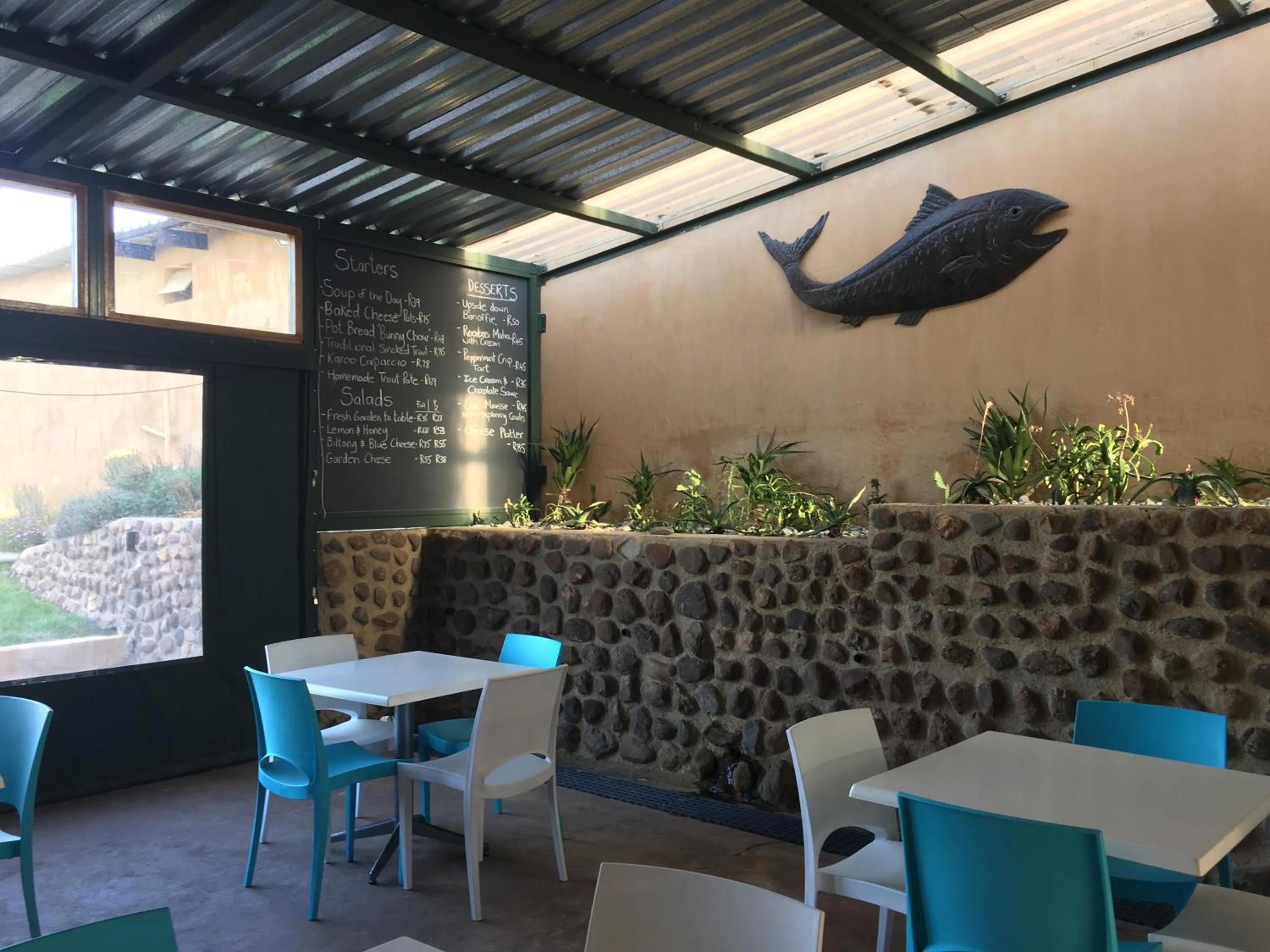 Restaurant/places to eat in Lanseria Country Estate