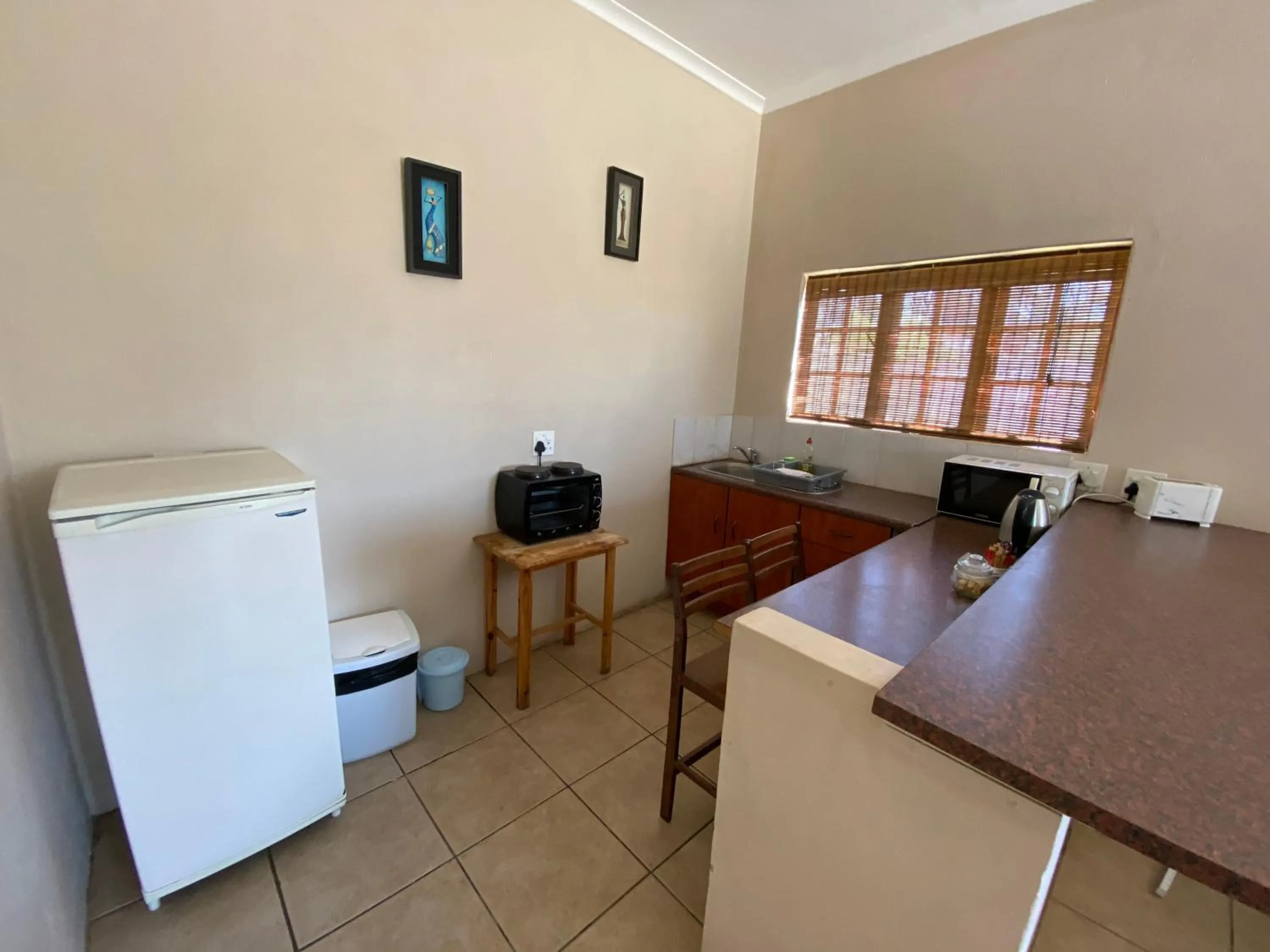 Kitchen or kitchenette in Lanseria Country Estate