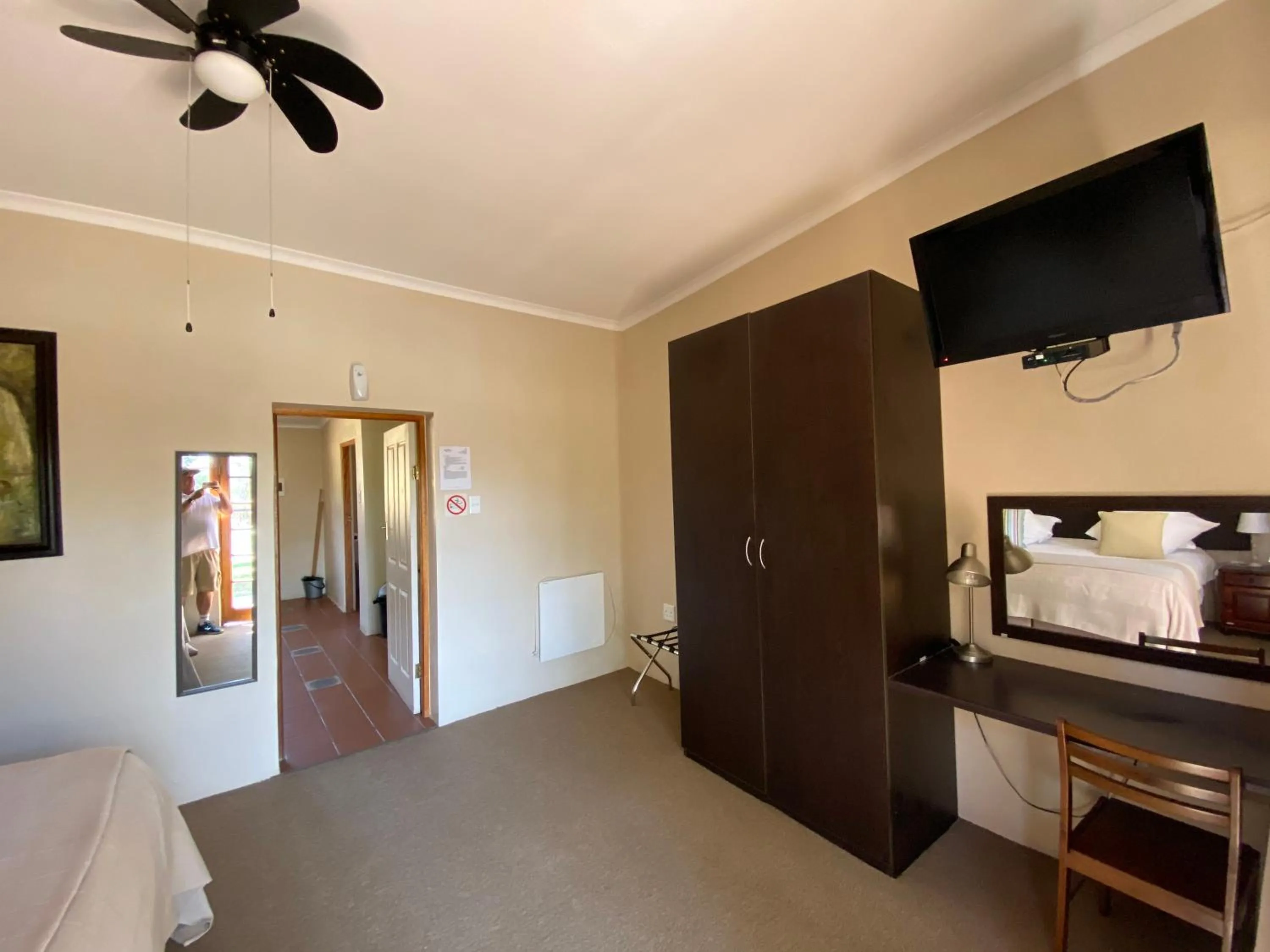 Bathroom, Bed in Lanseria Country Estate