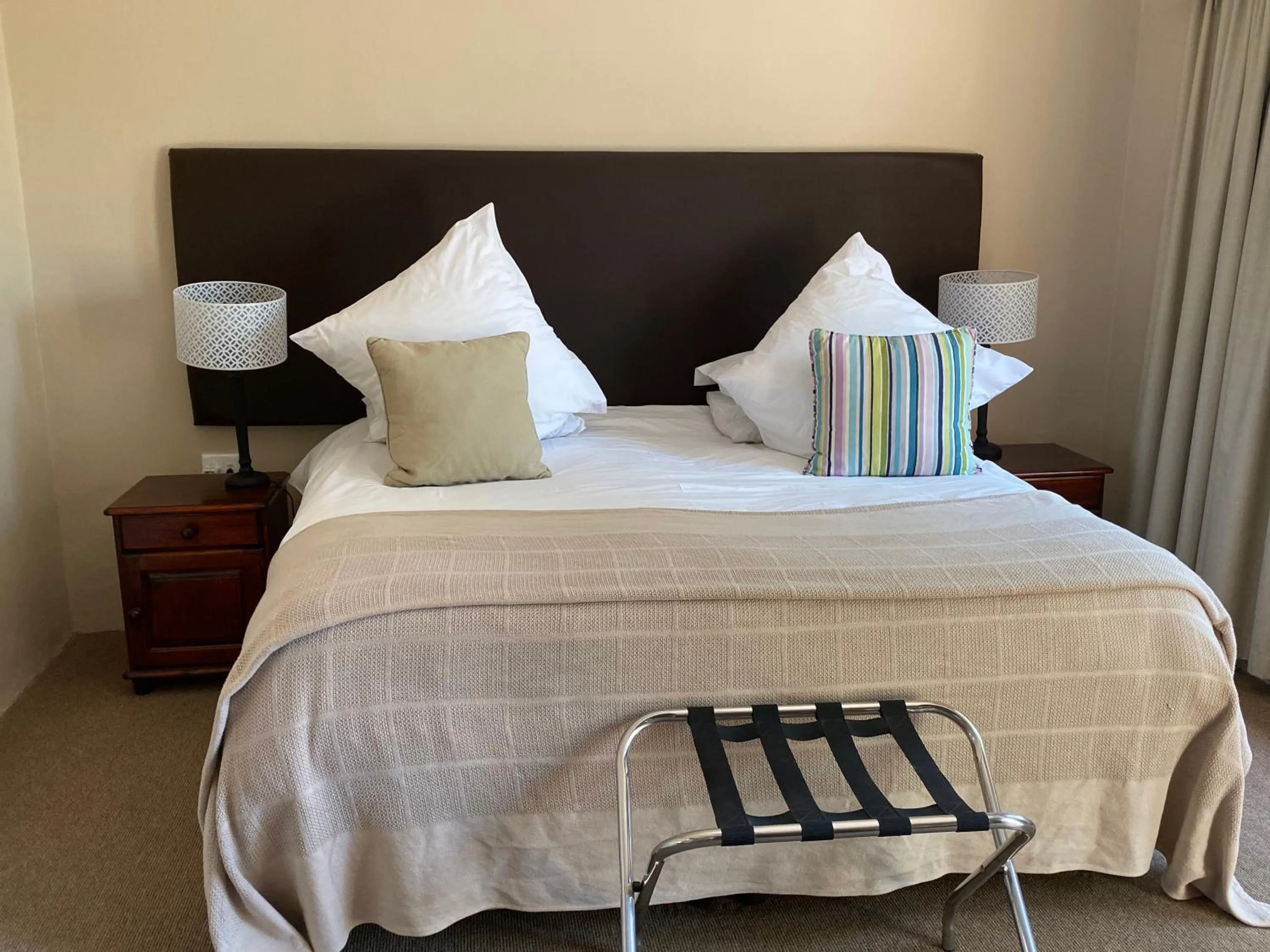 Bedroom, Bed in Lanseria Country Estate