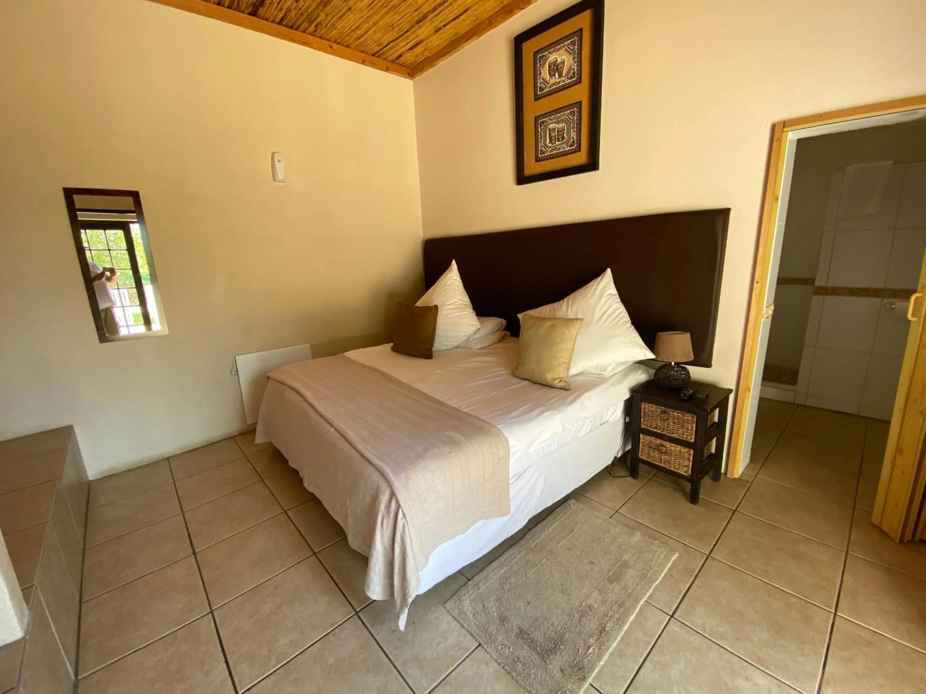 Bedroom, Bed in Lanseria Country Estate