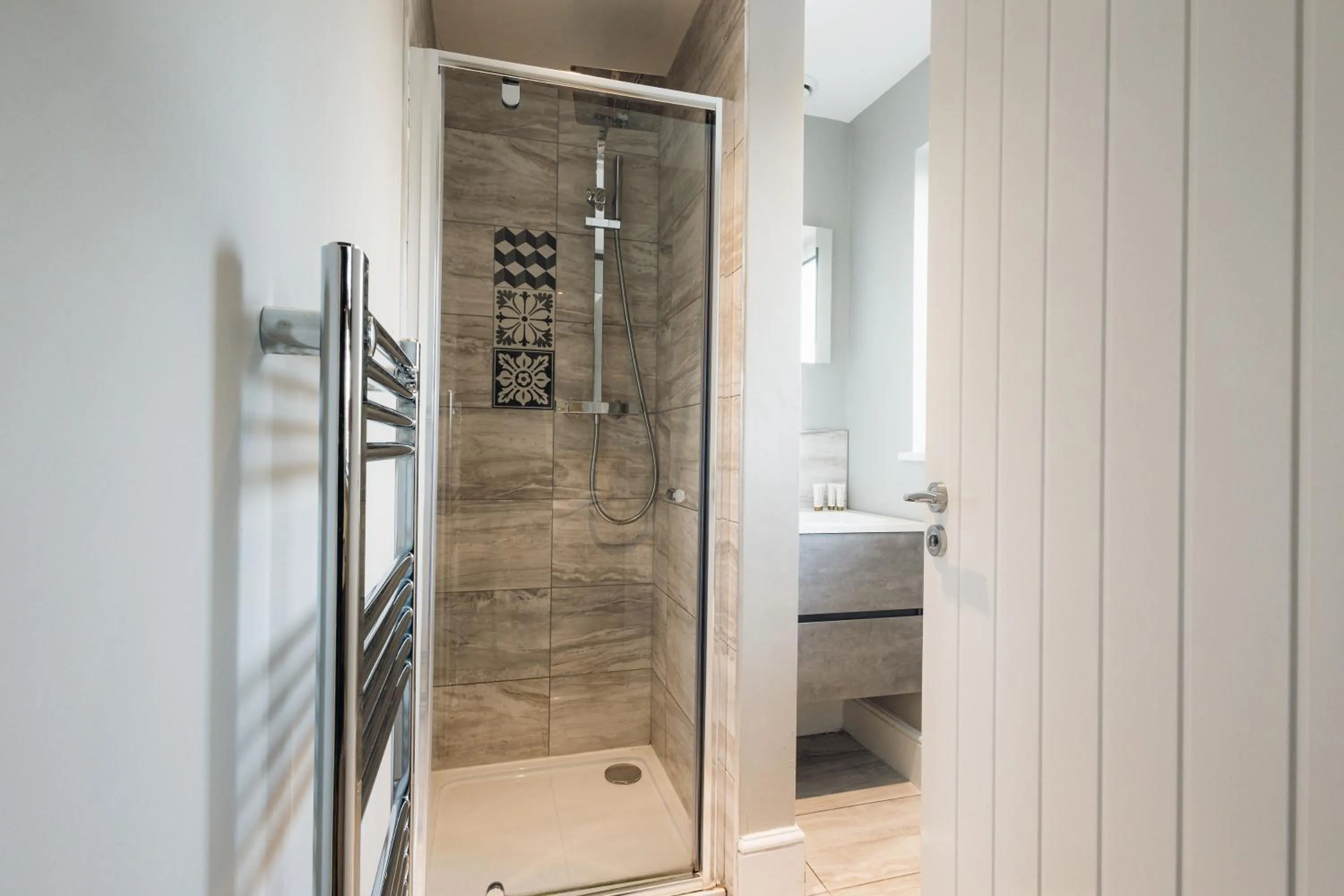 Shower in The Station Restaurant & Bar