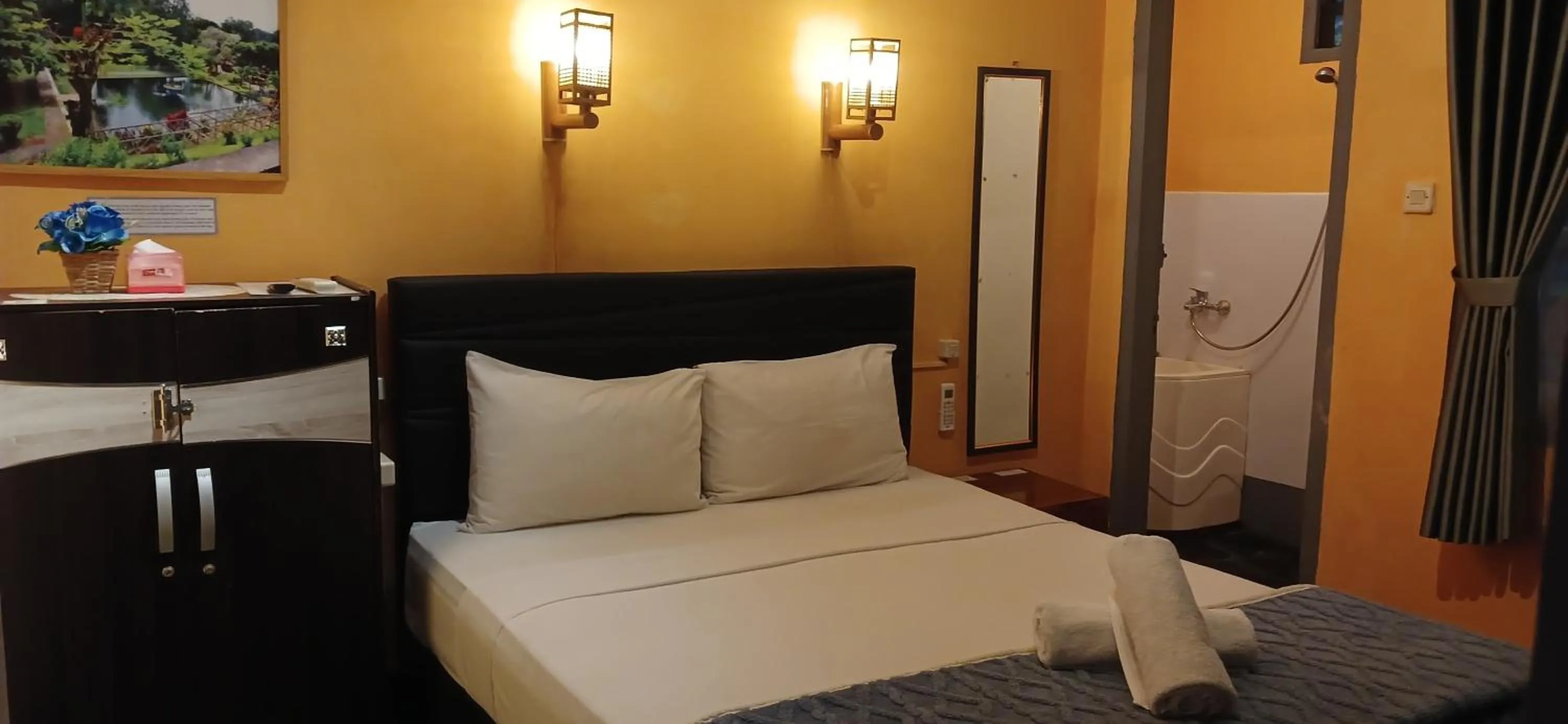 Bedroom, Bed in Dewi Sri Guesthouse