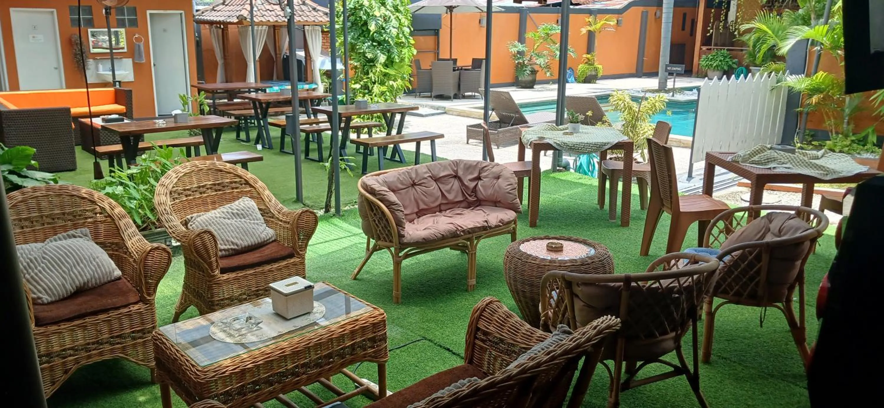 Balcony/Terrace in Dewi Sri Guesthouse