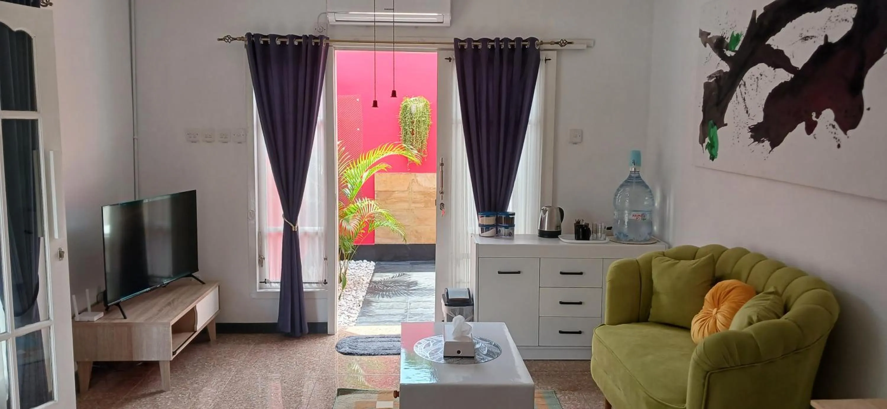 Living room in Dewi Sri Guesthouse