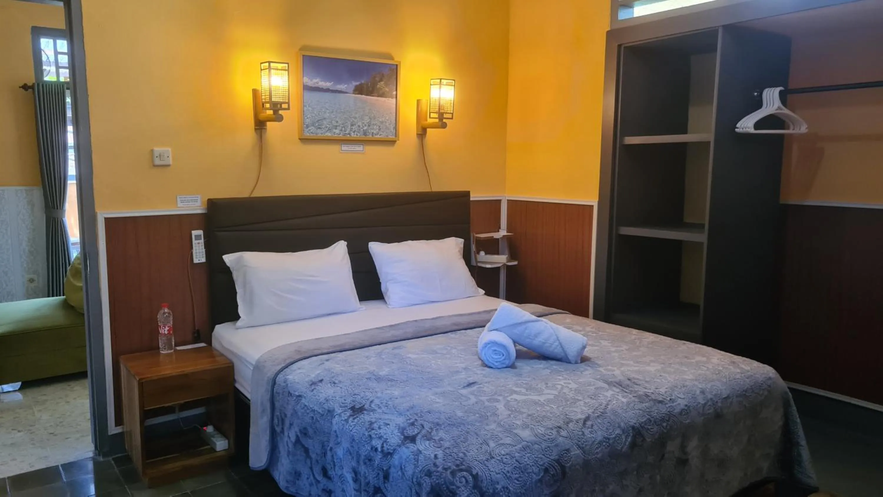 Bedroom, Bed in Dewi Sri Guesthouse