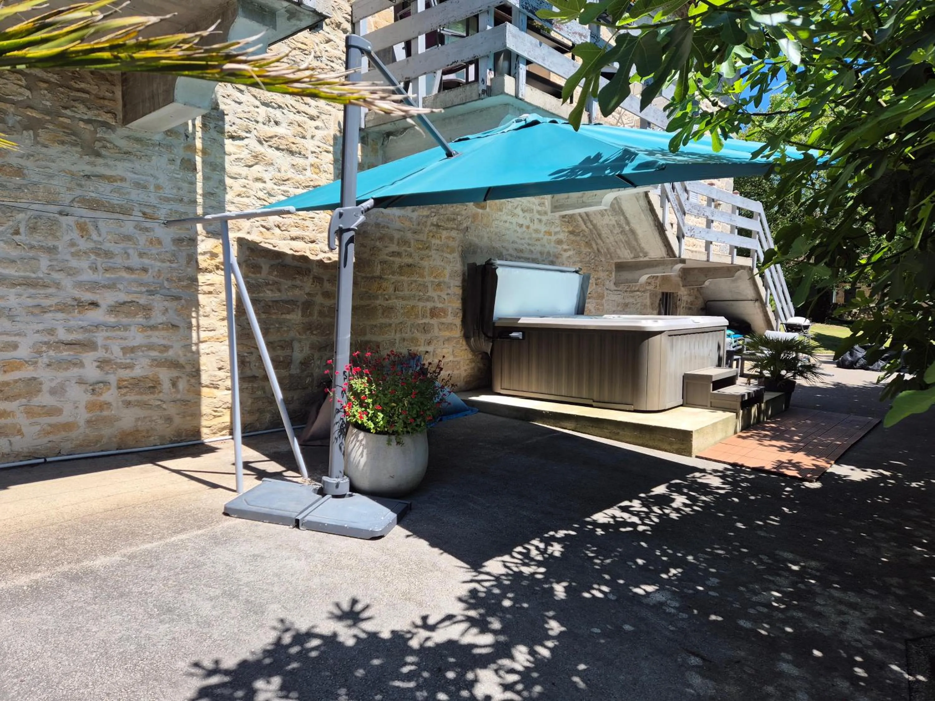 Garden in Au lavoir du Serein "L'Eventail"