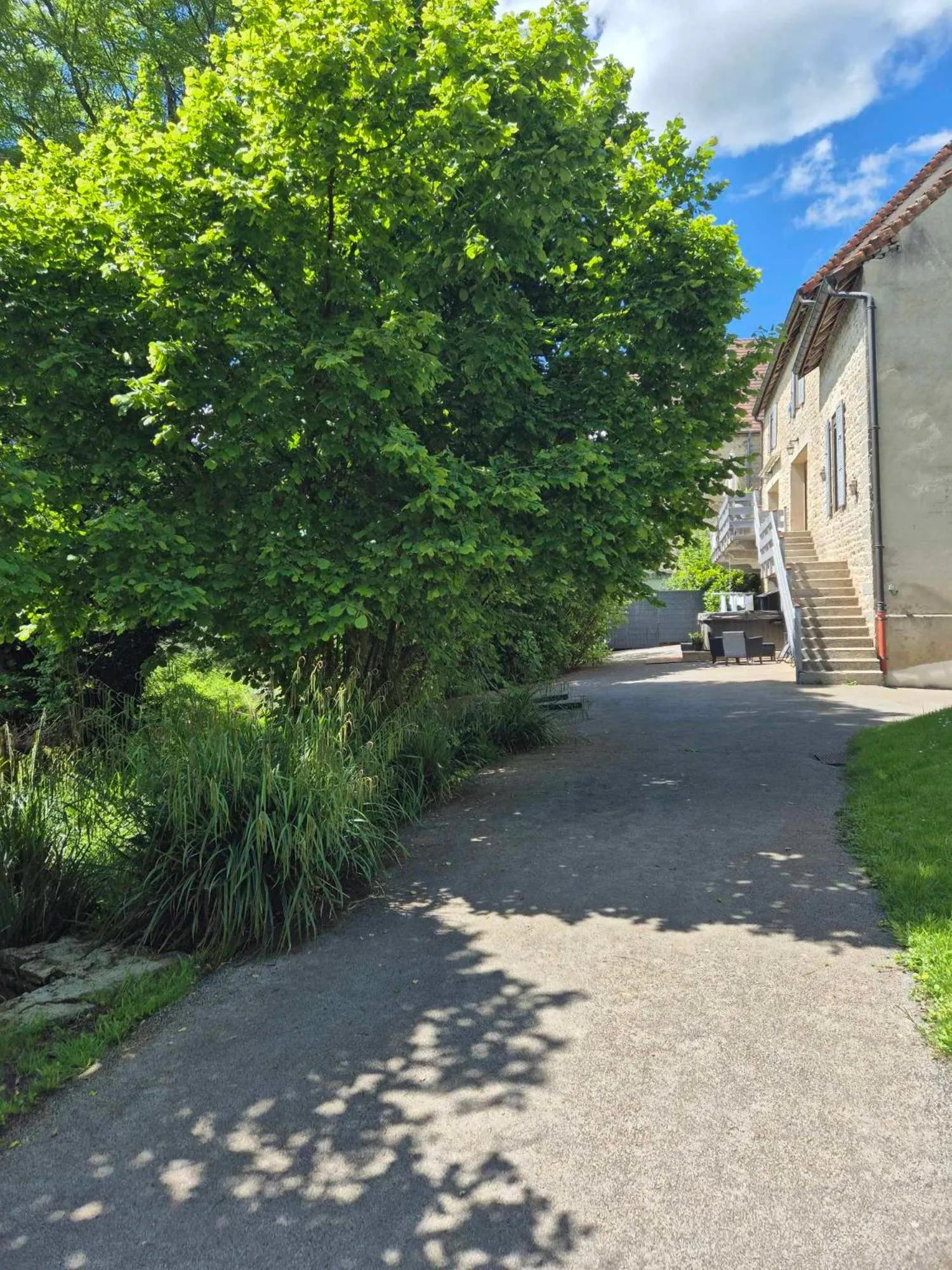 Balcony/Terrace in Au lavoir du Serein "L'Eventail"