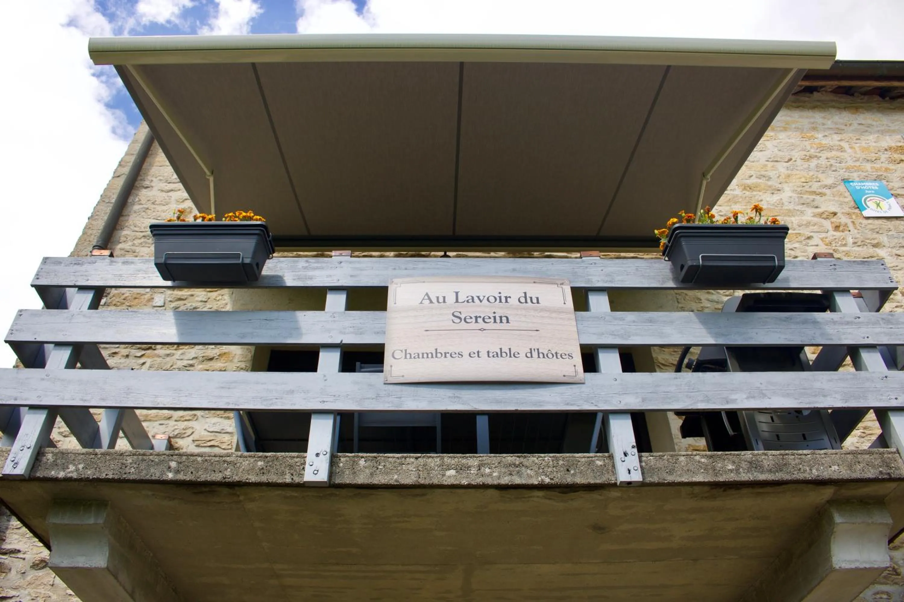 Property building in Au Lavoir du Serein "Les Lavandières"