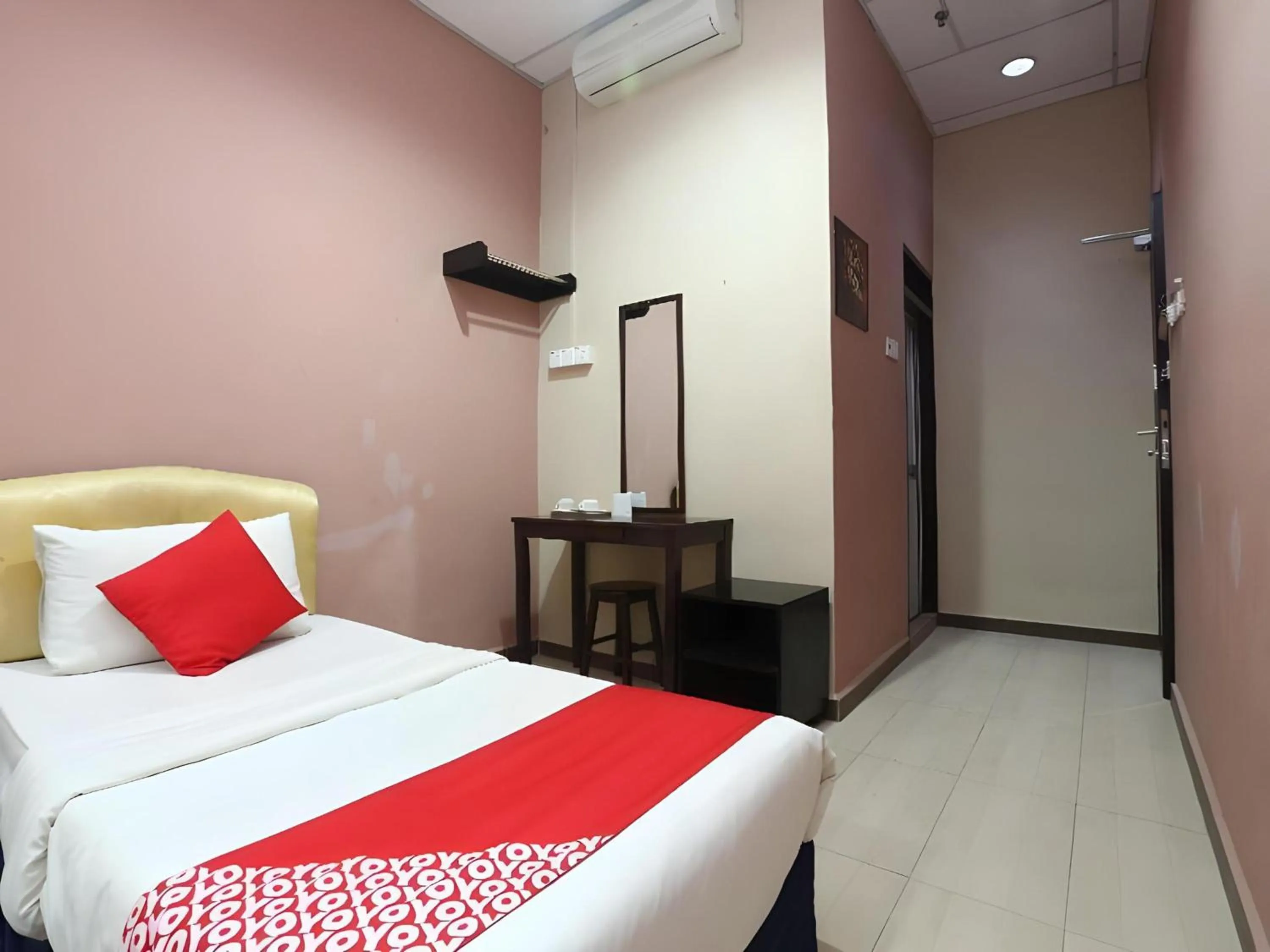 Bedroom, Bed in Hotel O Destiny Riverside Hotel