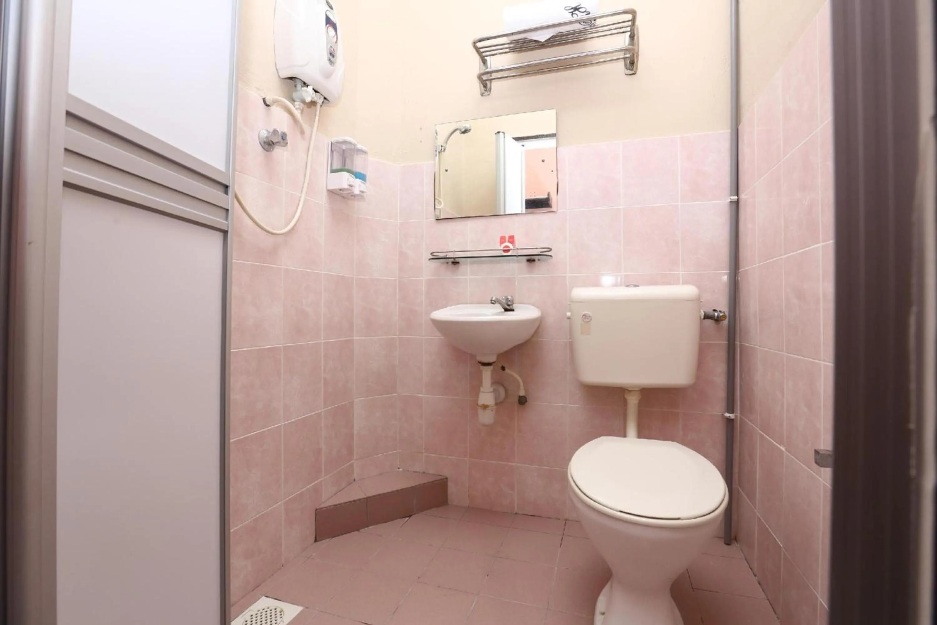 Bathroom in Hotel O Destiny Riverside Hotel