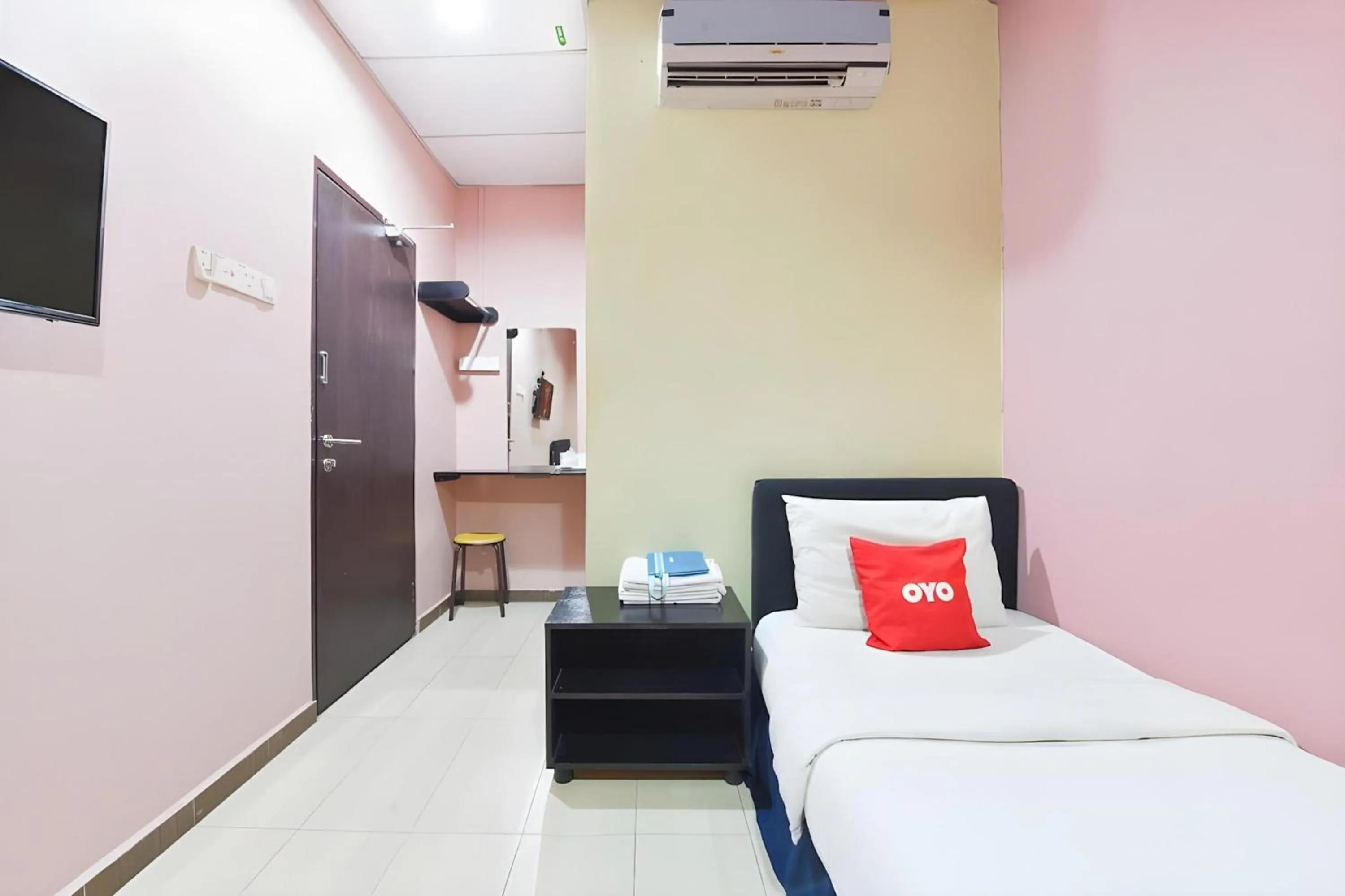 Bedroom, Bed in Hotel O Destiny Riverside Hotel