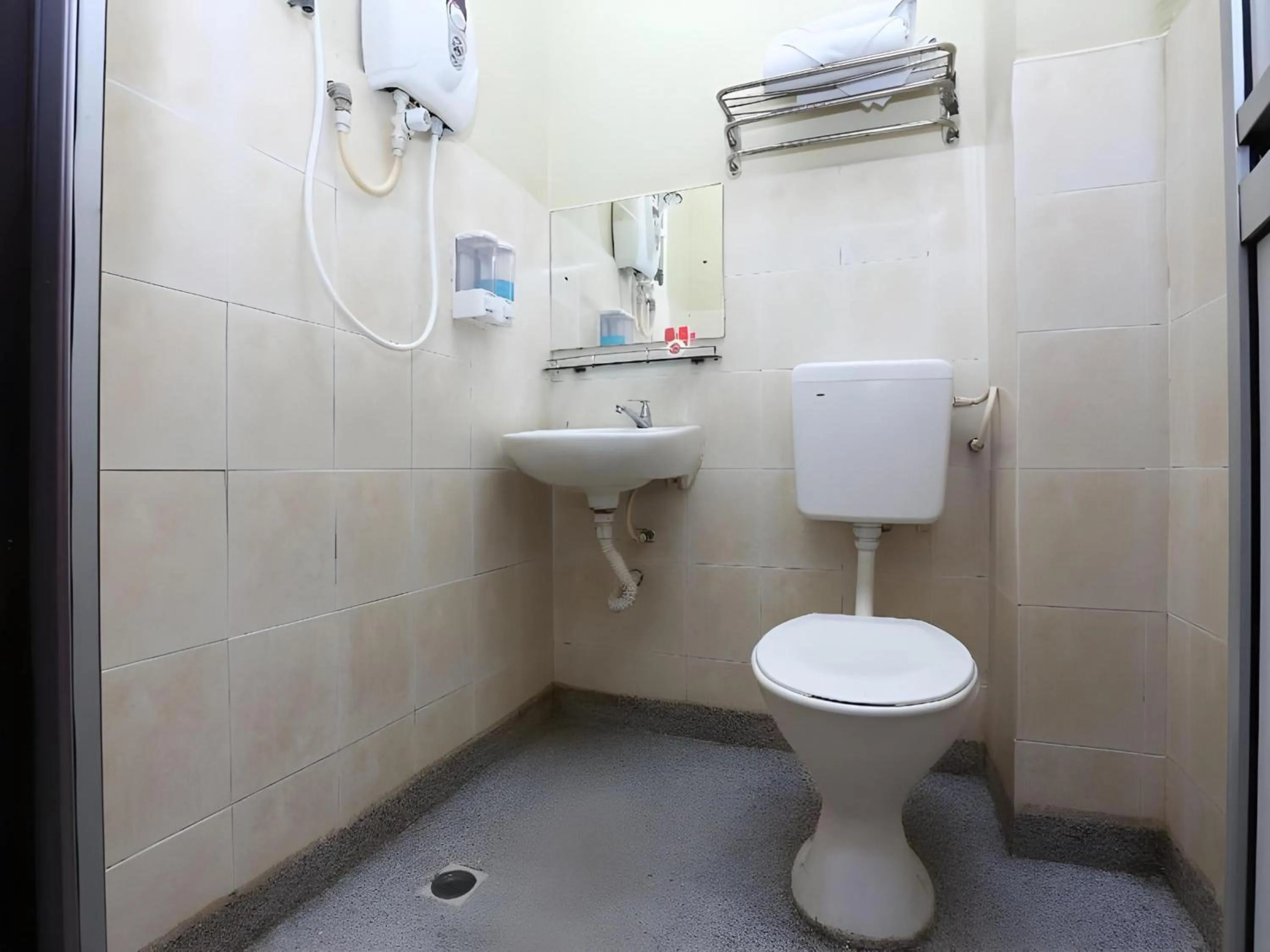 Bathroom in Hotel O Destiny Riverside Hotel