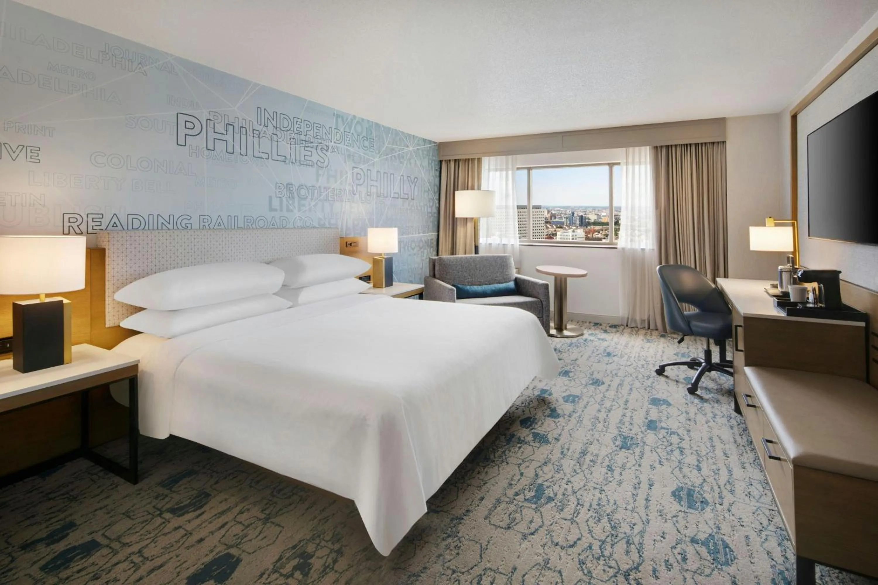 Photo of the whole room, Bed in Sheraton Philadelphia Downtown