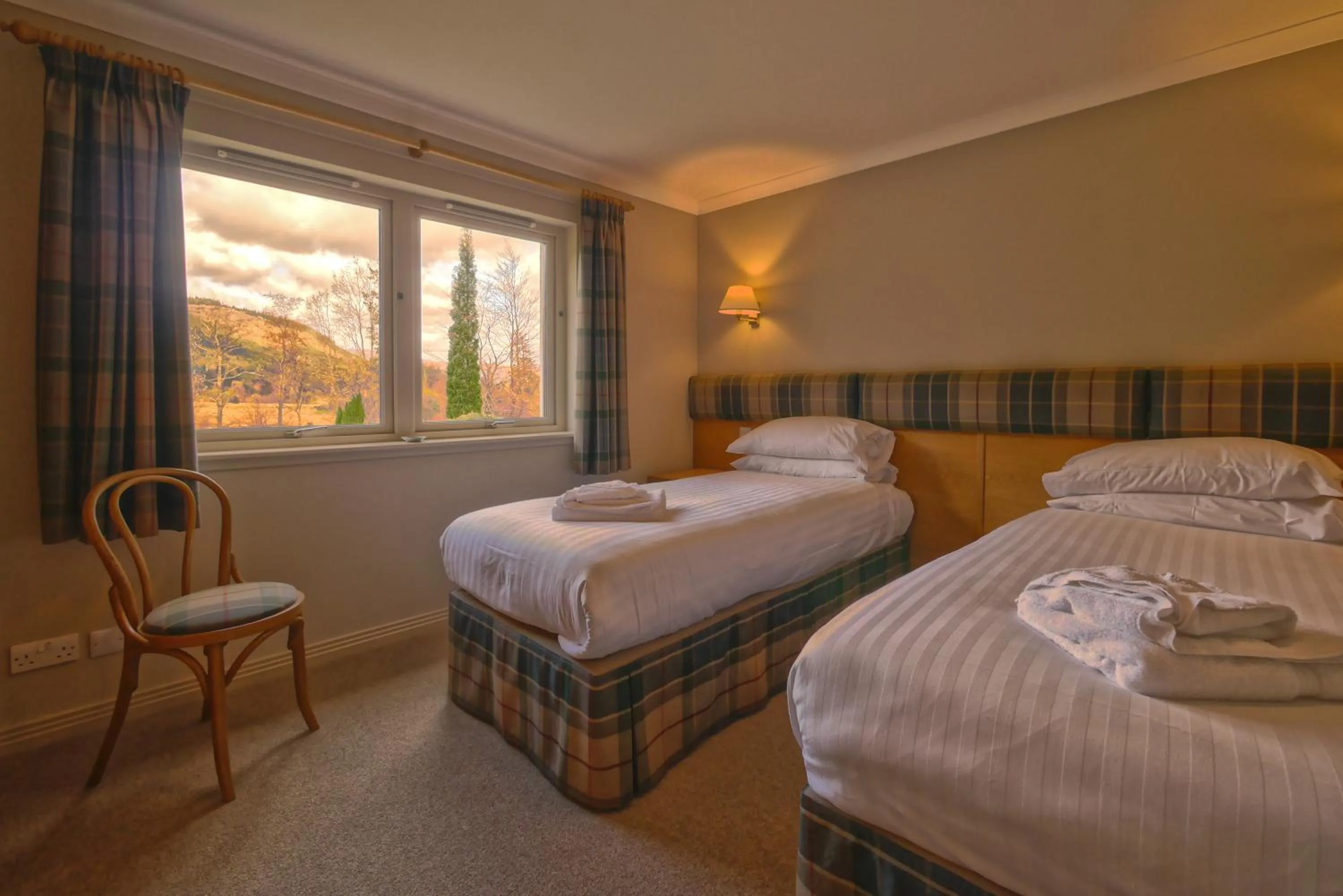 Photo of the whole room, Bed in Glen Nevis Holidays