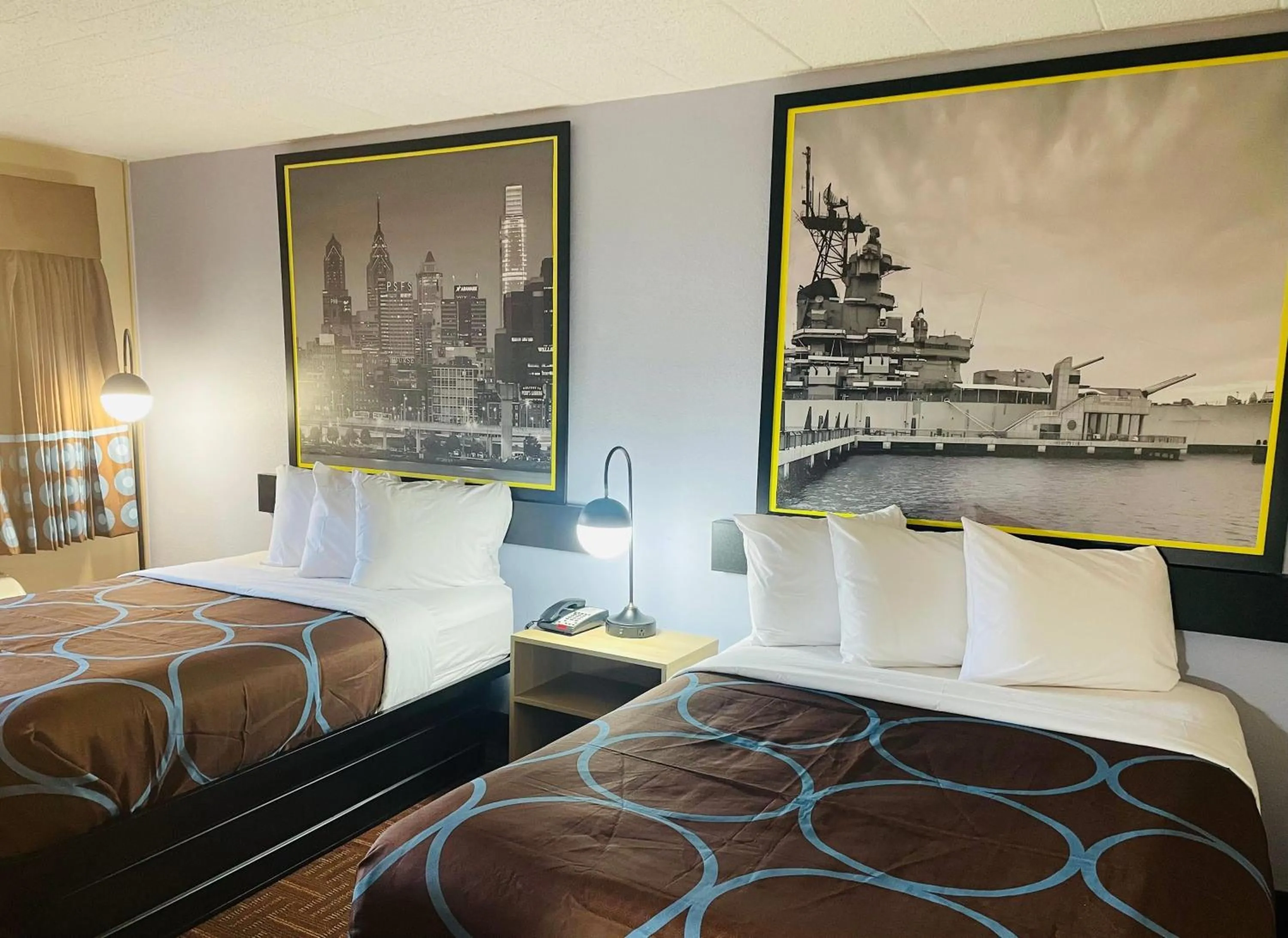 Photo of the whole room, Bed in Super 8 by Wyndham Gloucester