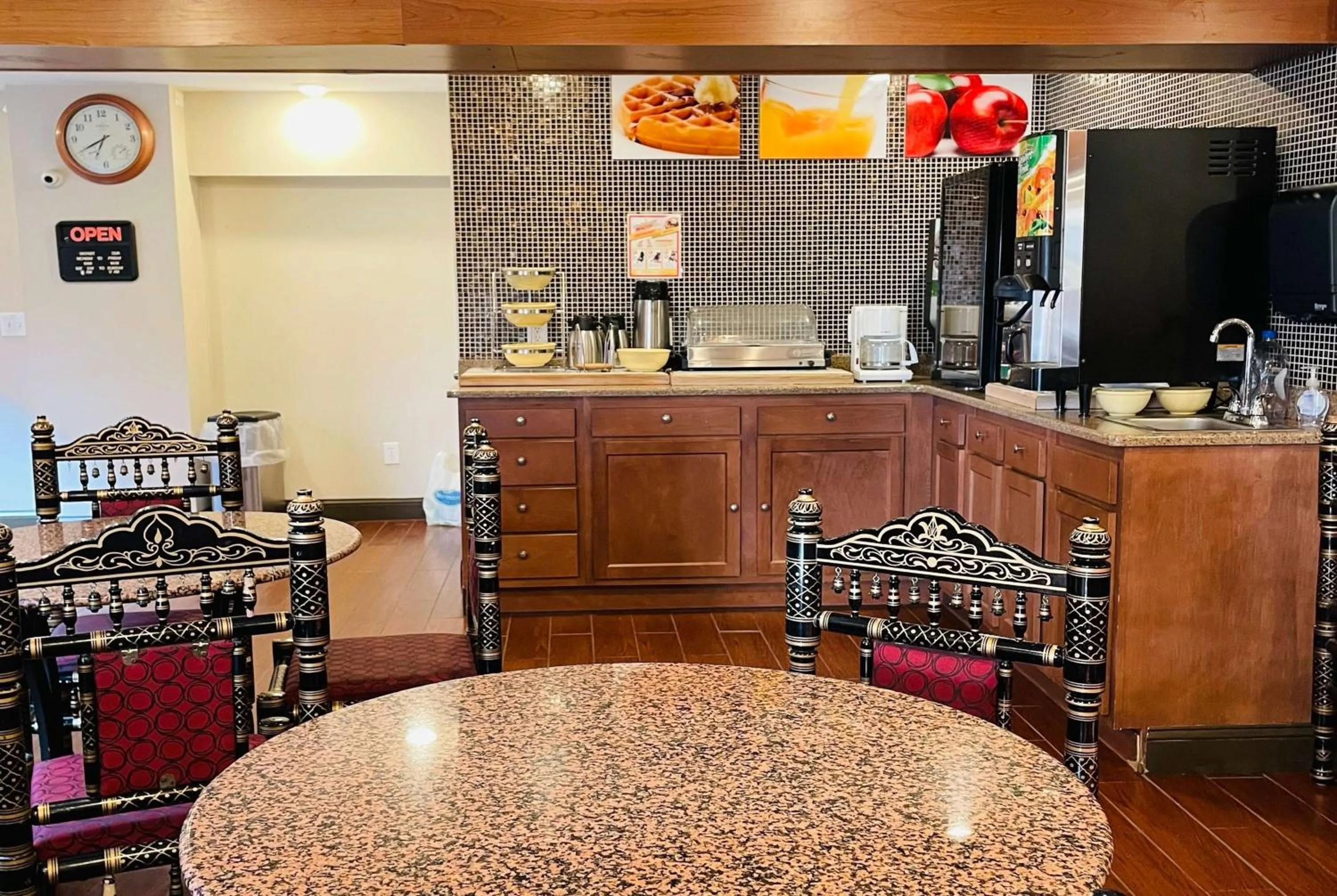 Breakfast in Super 8 by Wyndham Gloucester